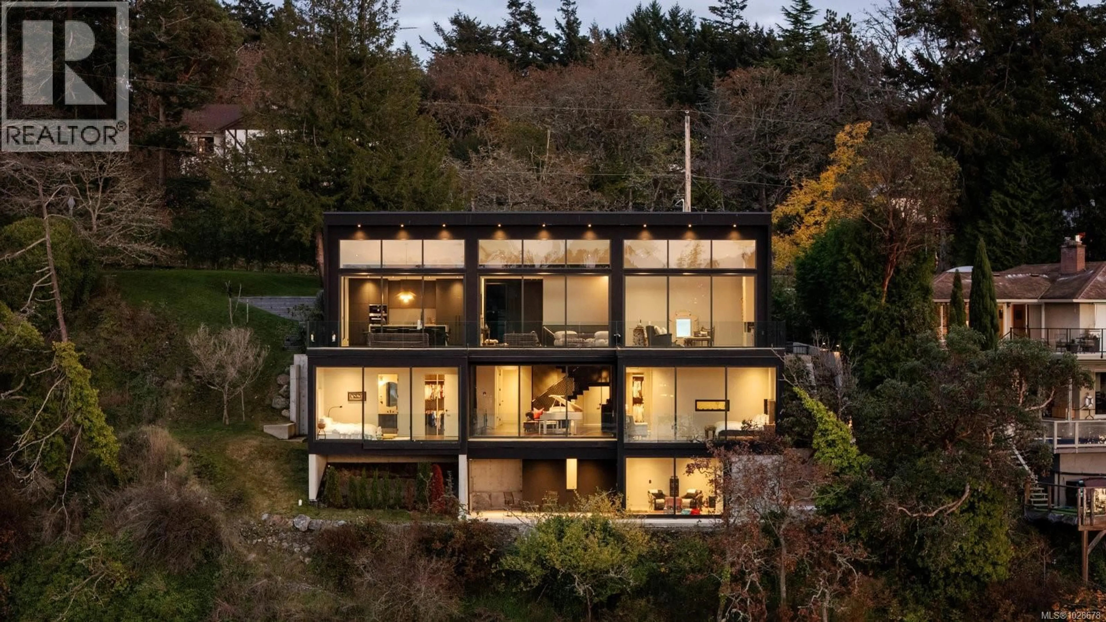 Home with brick exterior material, building for 2701 SEA VIEW ROAD, Saanich British Columbia V8N1K7