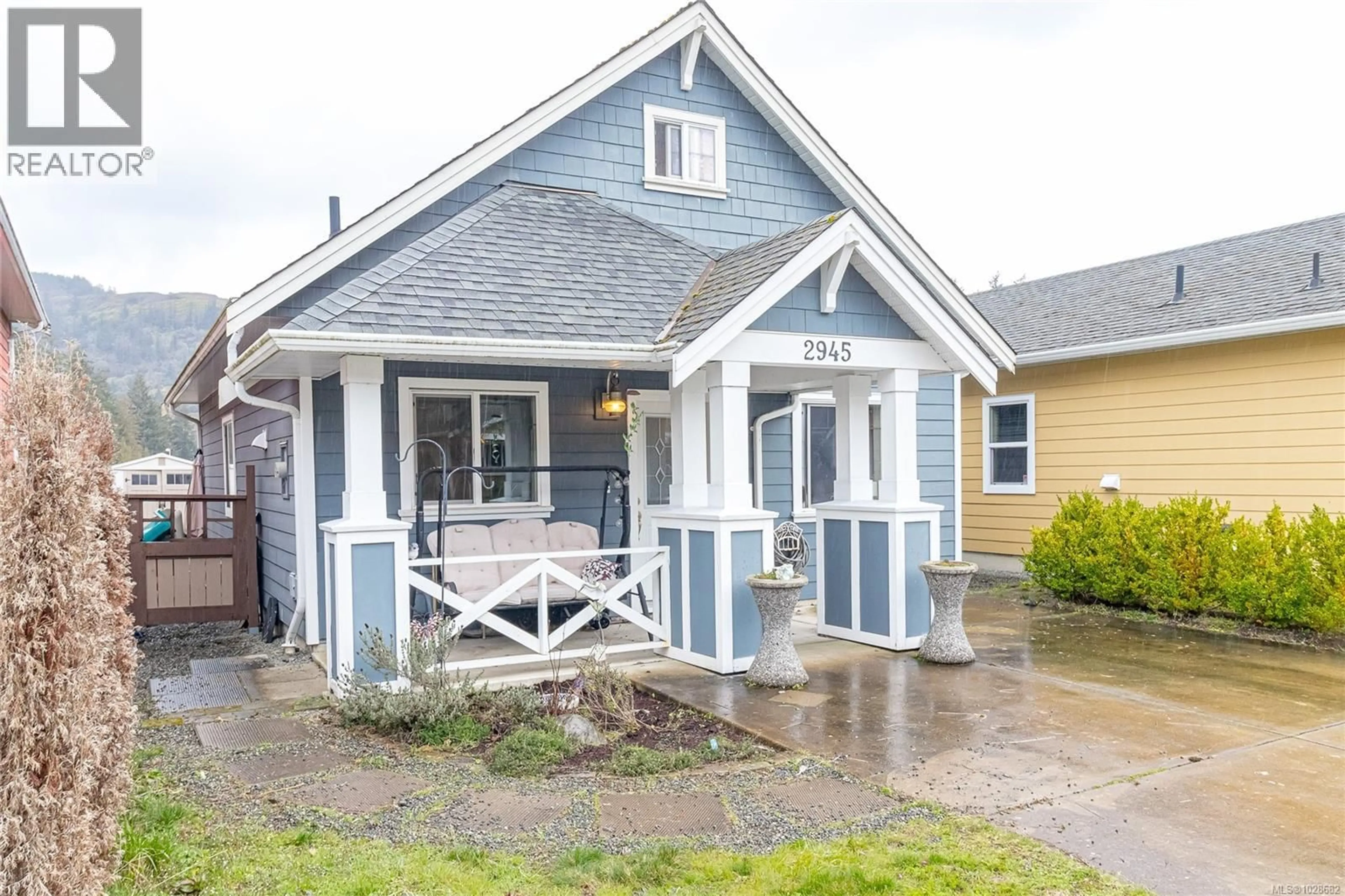 Home with vinyl exterior material, street for 2945 GOLDEN SPIKE PLACE, Langford British Columbia V9B0K6