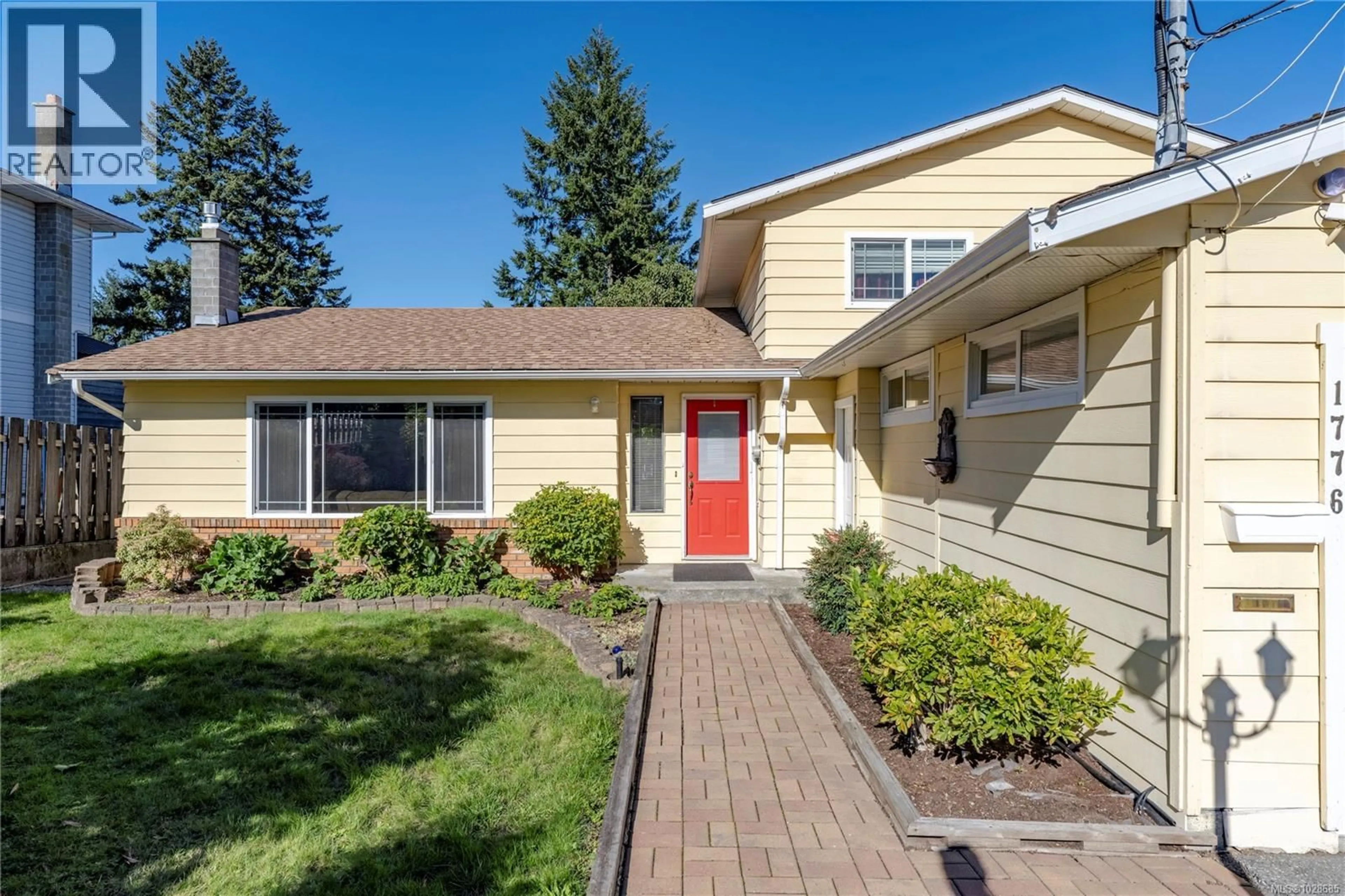 Home with vinyl exterior material, street for 1776 MEREDITH ROAD, Nanaimo British Columbia V9S2M4