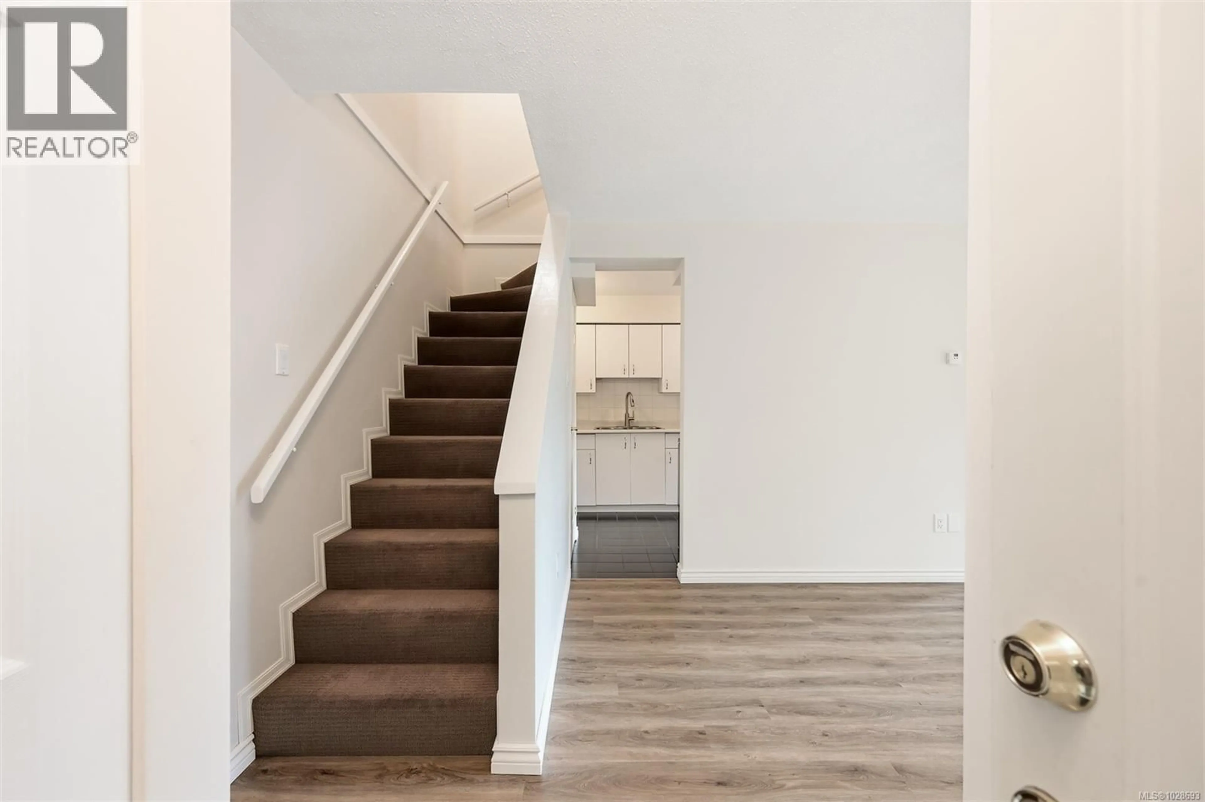 Stairs for 116 - 724 SEA TERRACE, Victoria British Columbia V9A3R6