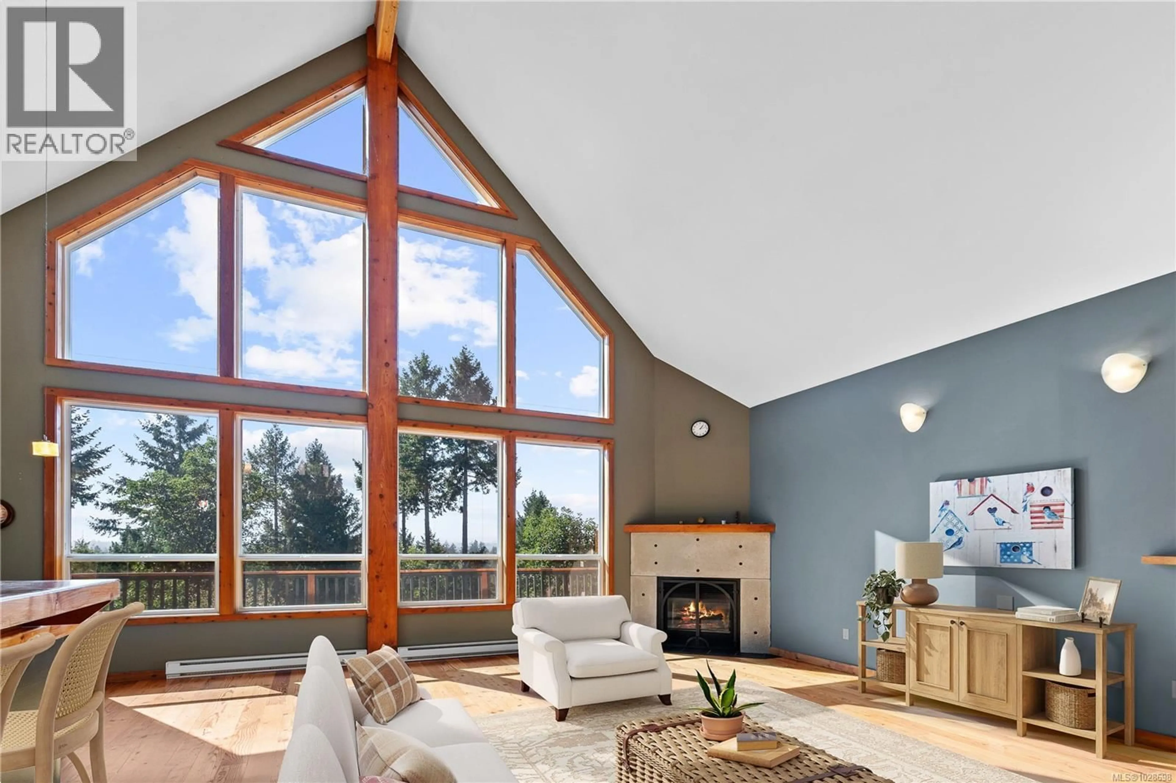 Living room with furniture, unknown for 2405 LINDSEY ROAD, Nanaimo British Columbia V9X1X3