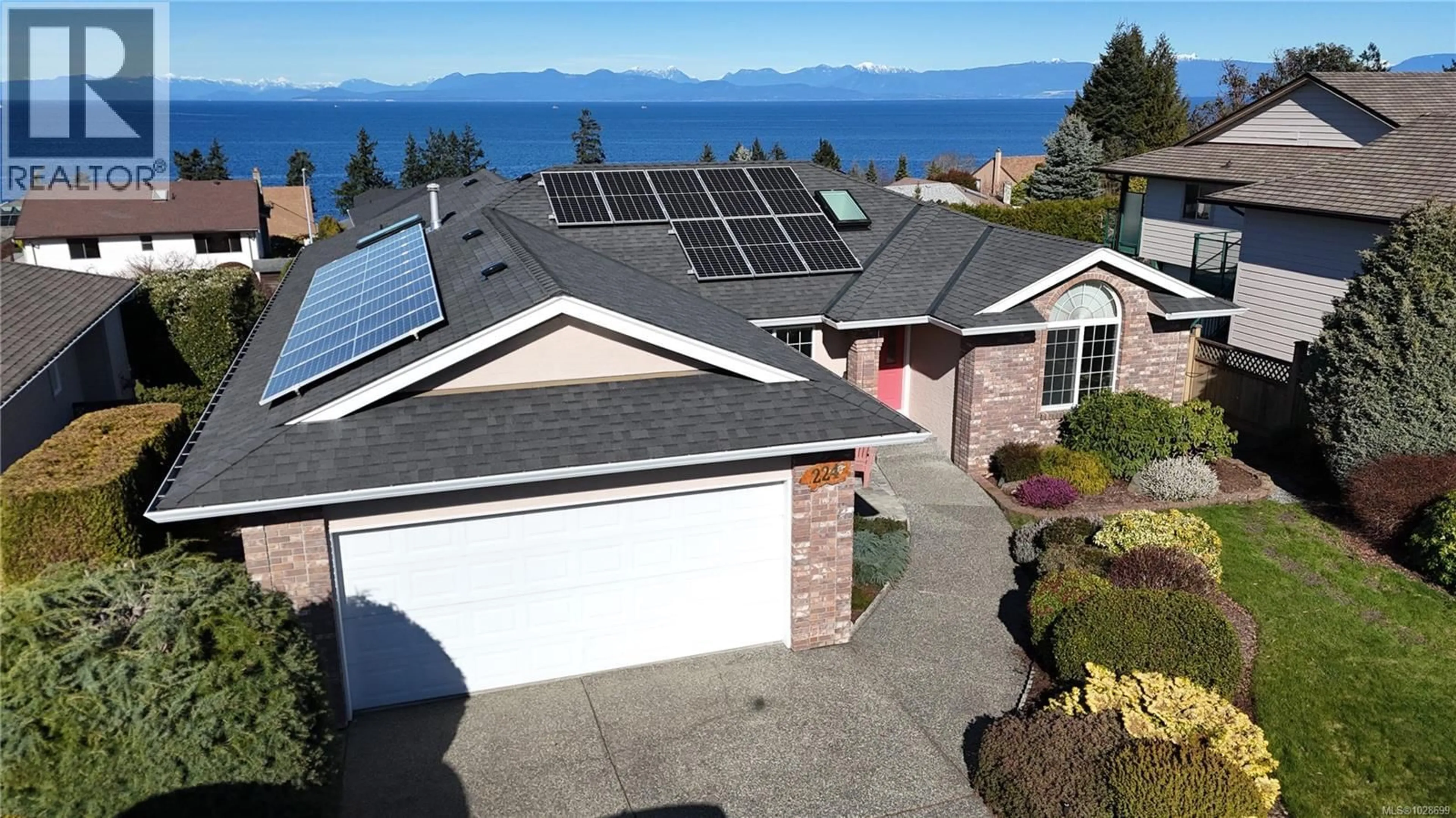 A pic from outside/outdoor area/front of a property/back of a property/a pic from drone, water/lake/river/ocean view for 224 SEVEN OAKS PLACE, Nanaimo British Columbia V9V1H5