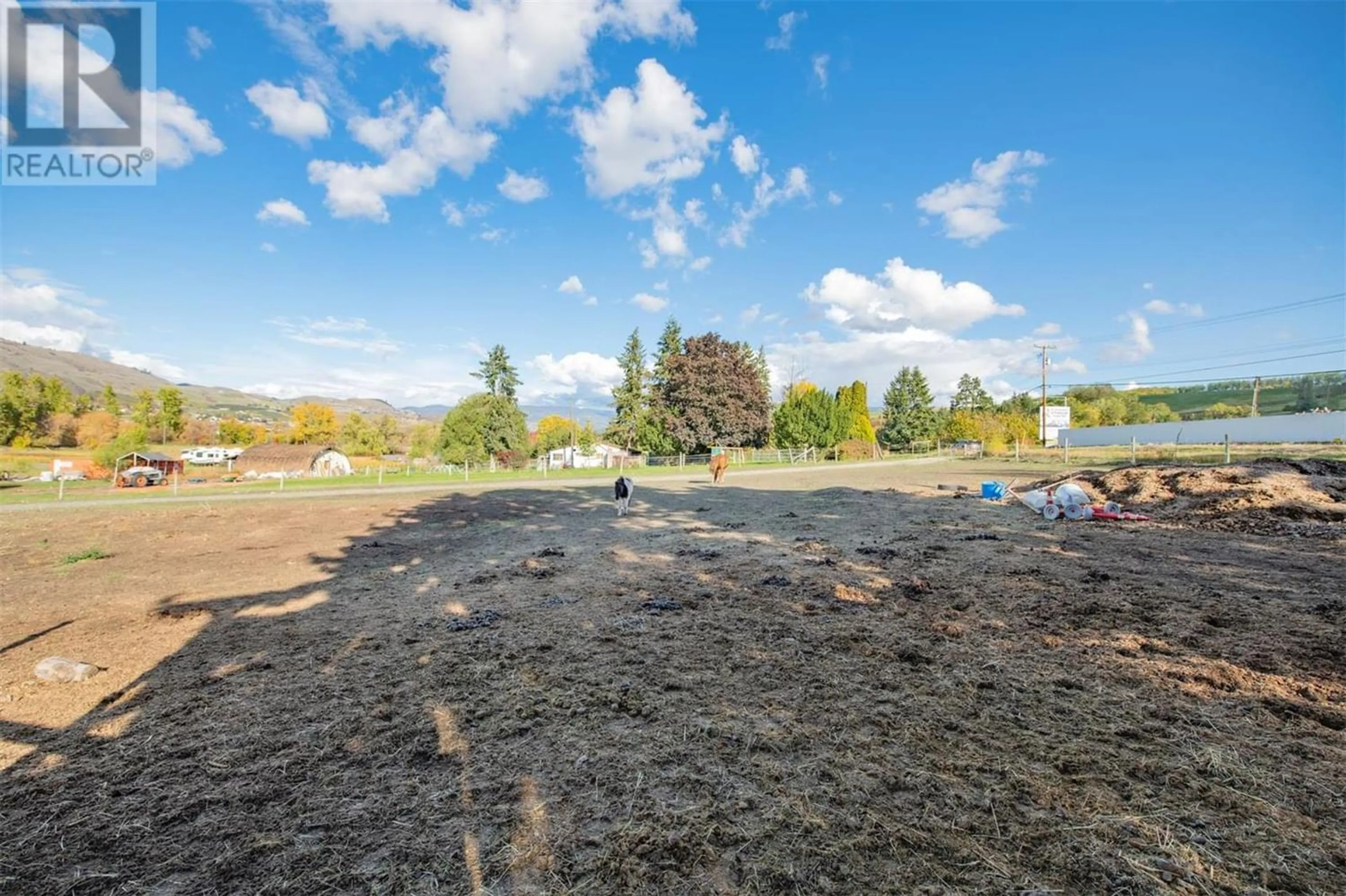 Fenced yard for 6177 Okanagan Avenue, Vernon British Columbia V1H1M1