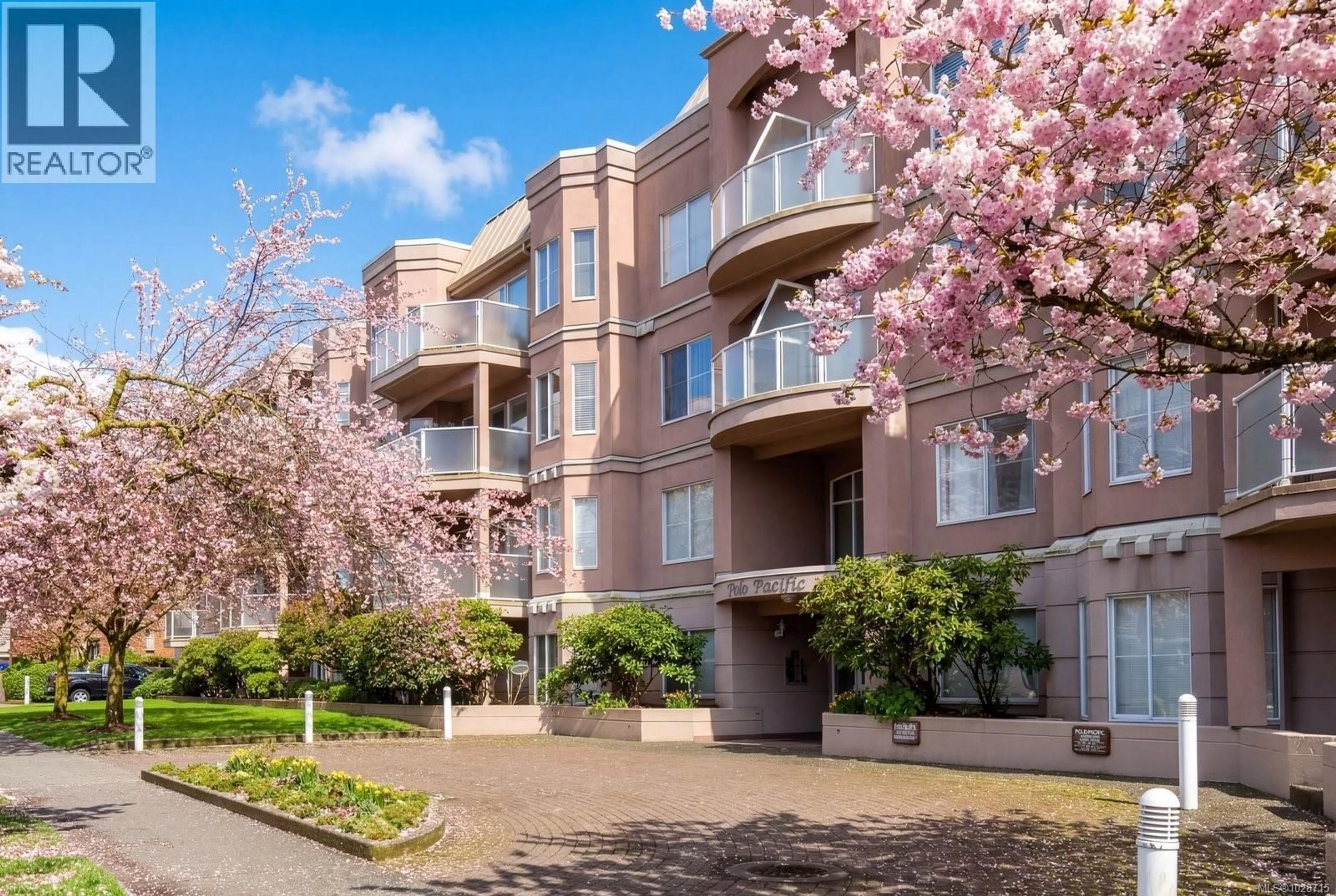 Patio, street for 215 - 405 QUEBEC STREET, Victoria British Columbia V8V4Z2