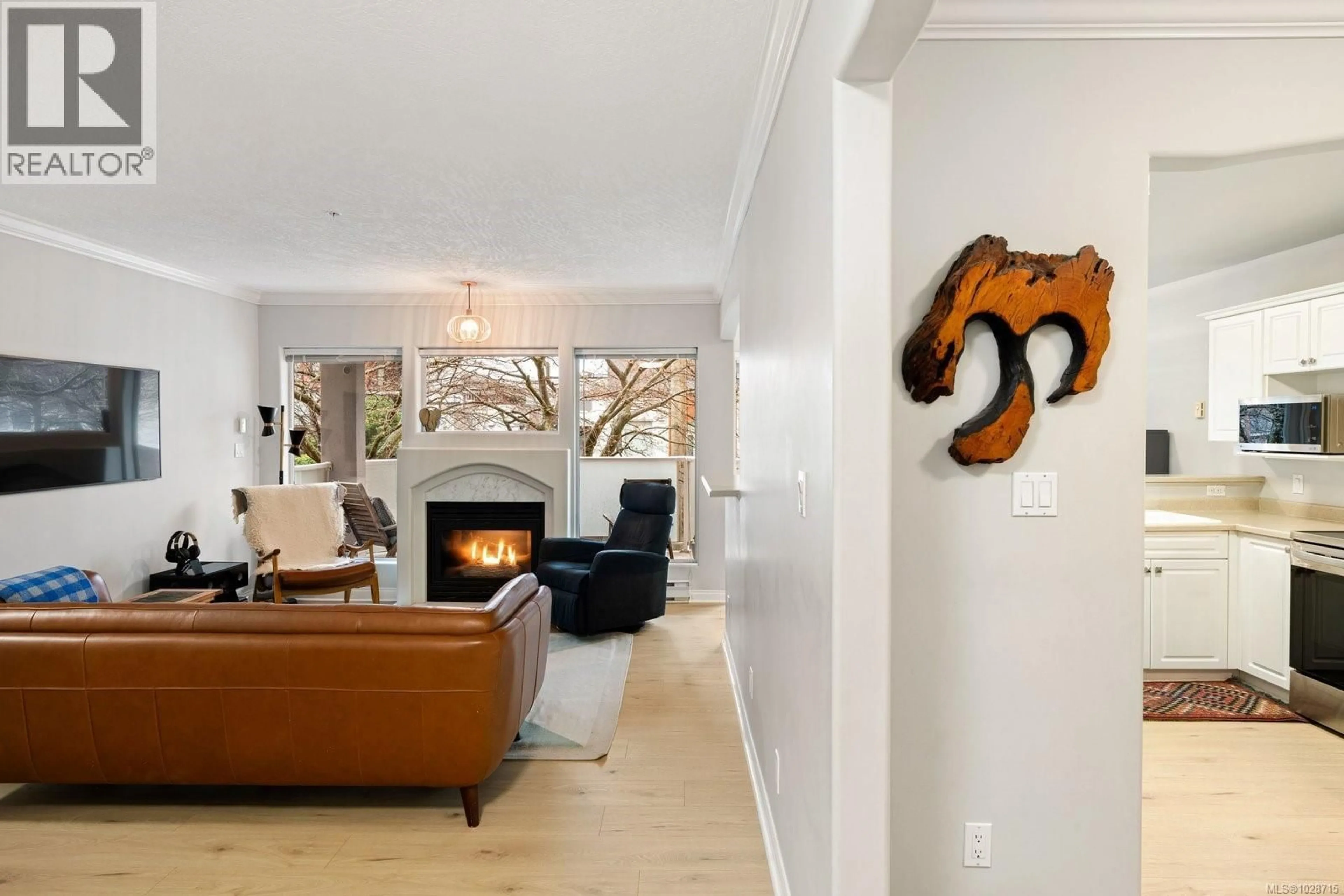 Unknown for 215 - 405 QUEBEC STREET, Victoria British Columbia V8V4Z2