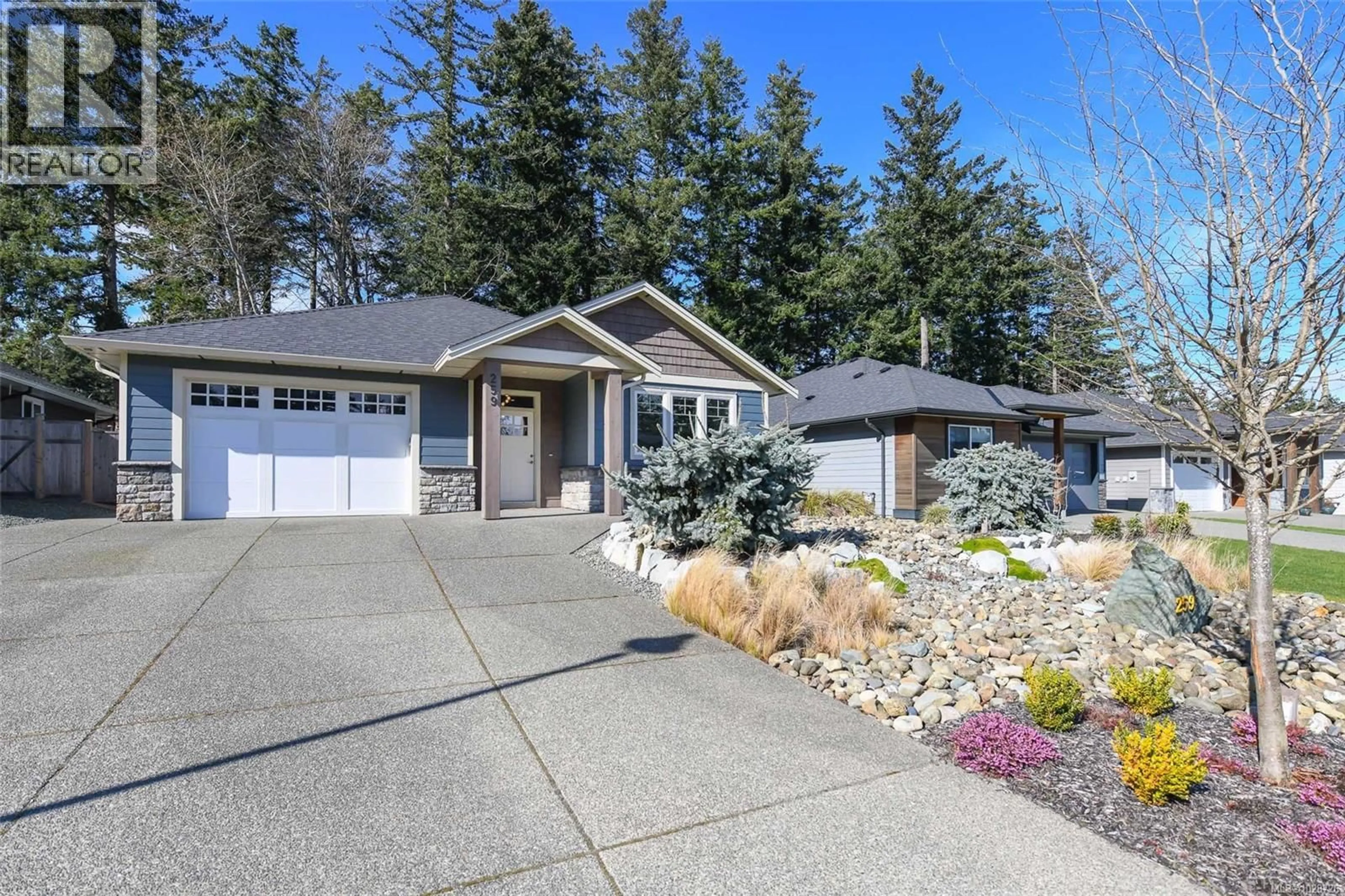 Home with vinyl exterior material, street for 259 FORESTER AVENUE, Comox British Columbia V9M0C2