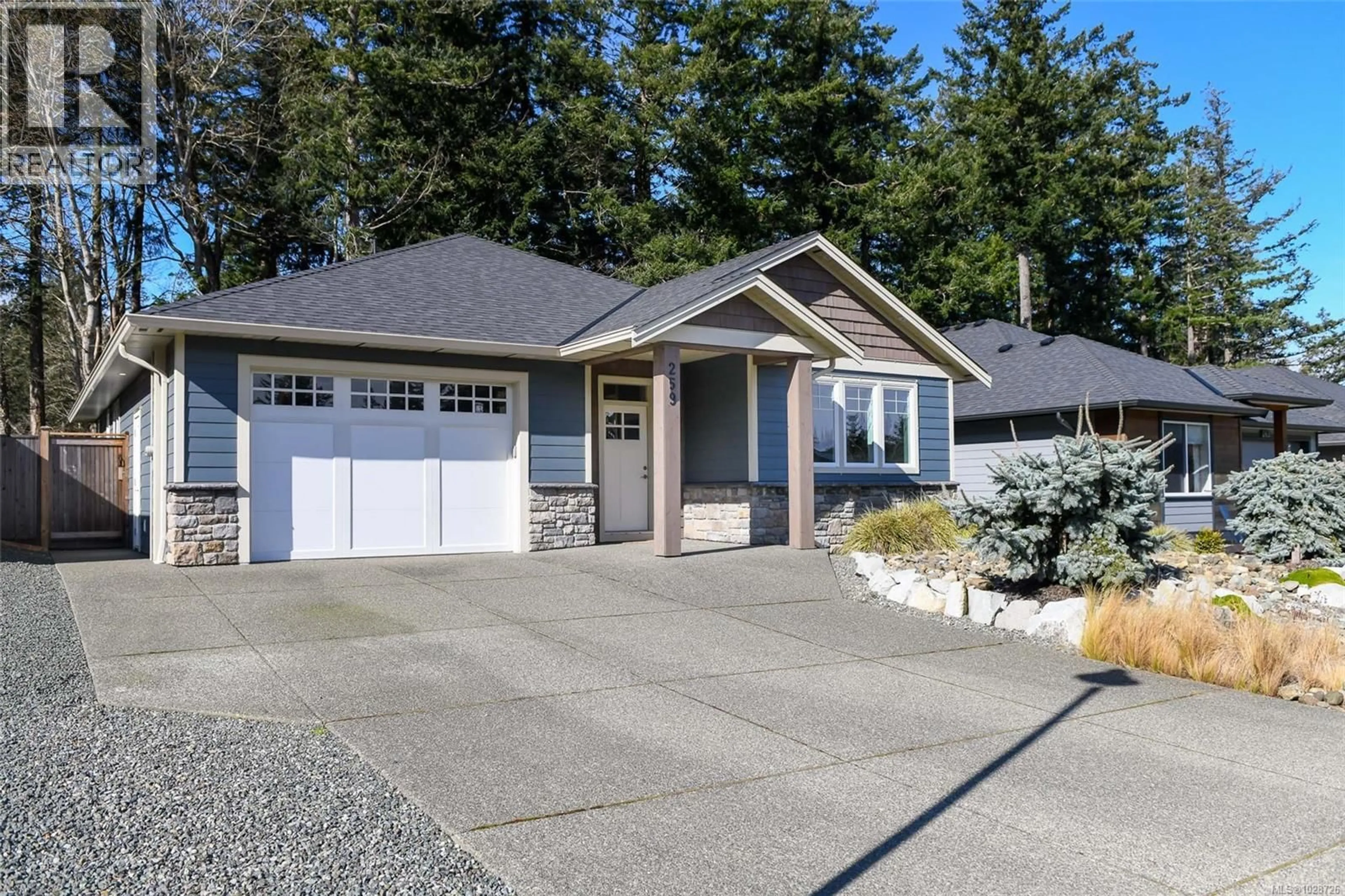 Home with vinyl exterior material, street for 259 FORESTER AVENUE, Comox British Columbia V9M0C2