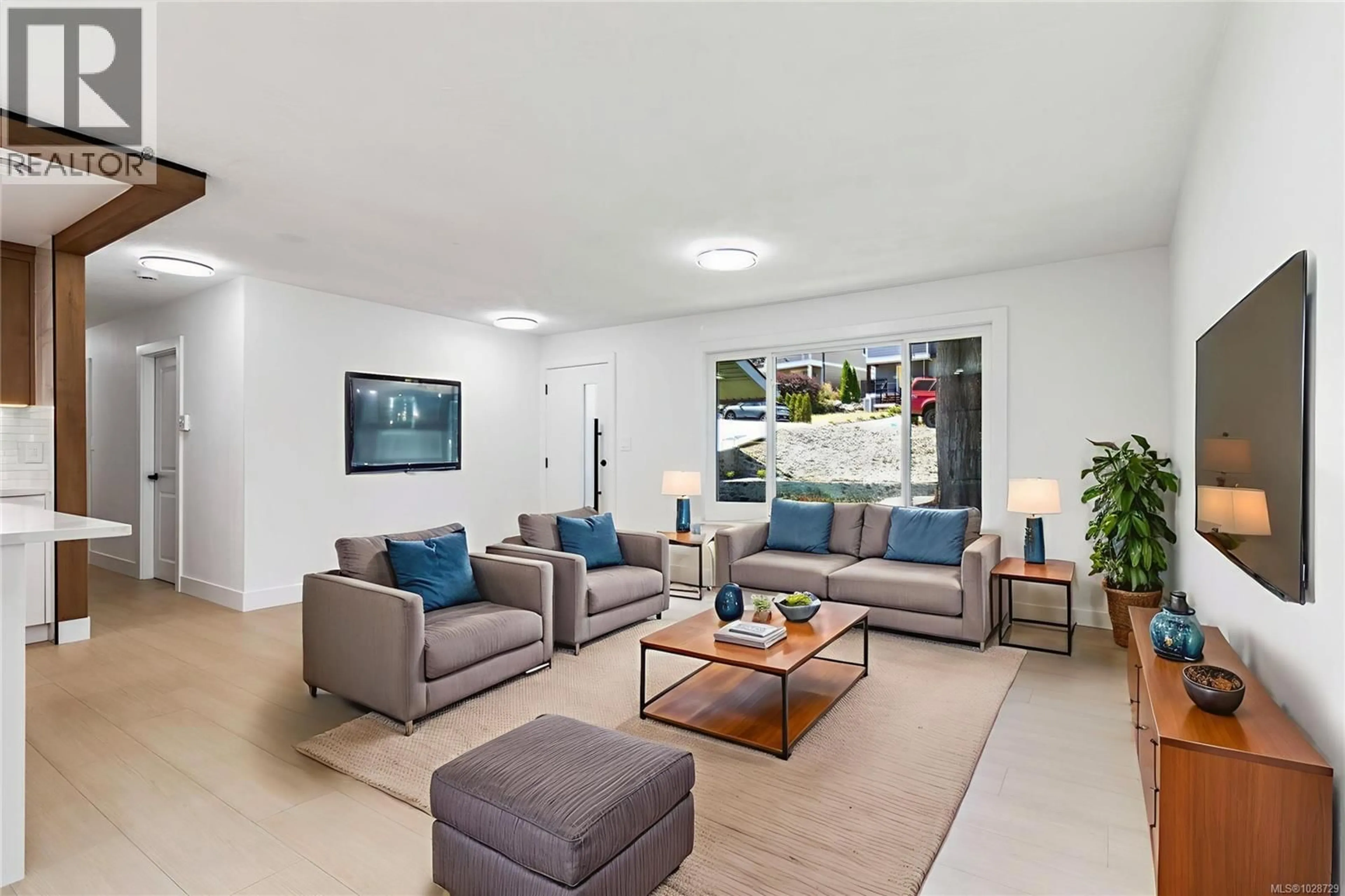 Living room with furniture, unknown for 964 LOCH GLEN PLACE, Langford British Columbia V9B4Z5