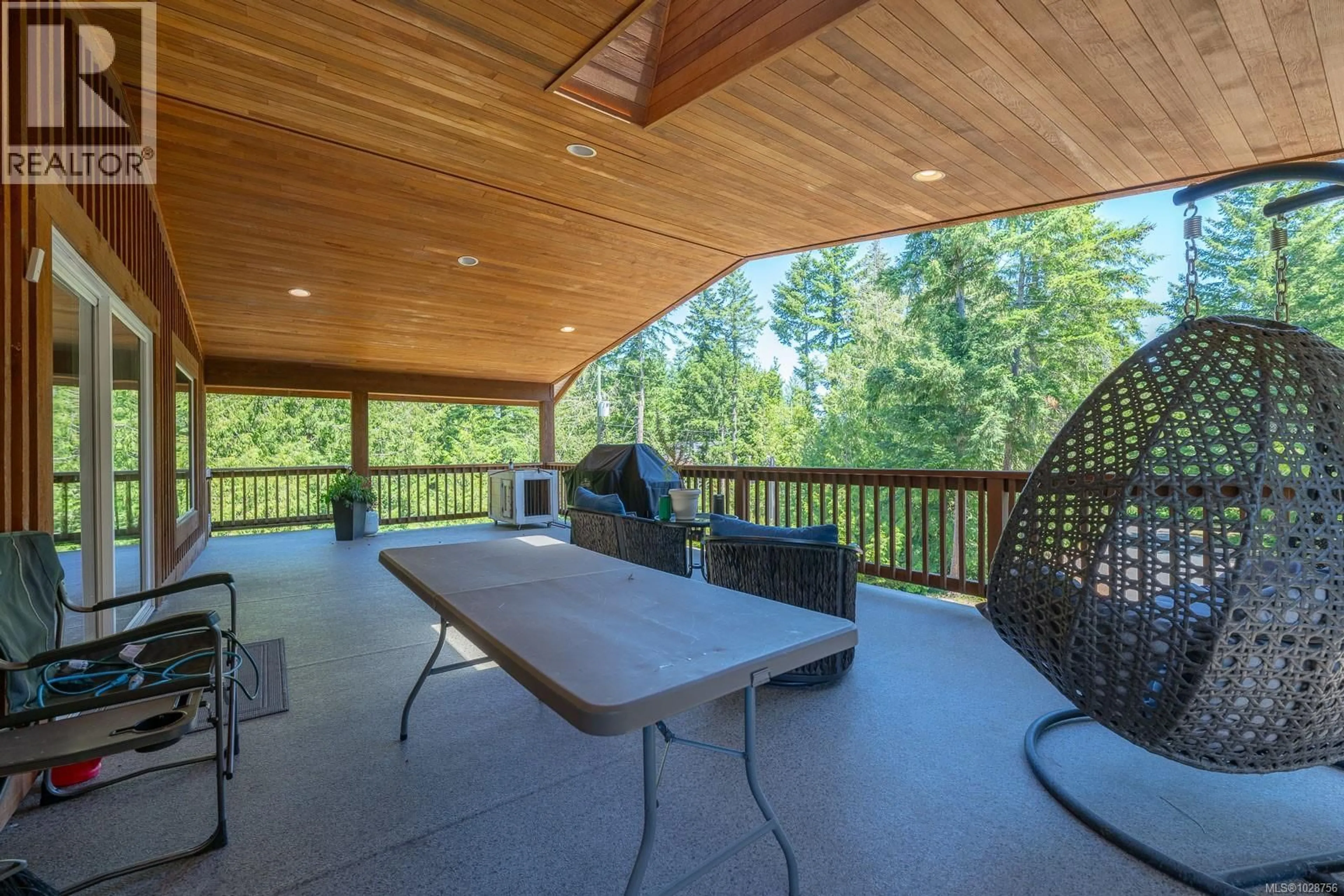 Patio, water/lake/river/ocean view for 1890 PIERCE WAY, Qualicum Beach British Columbia V9K2V1