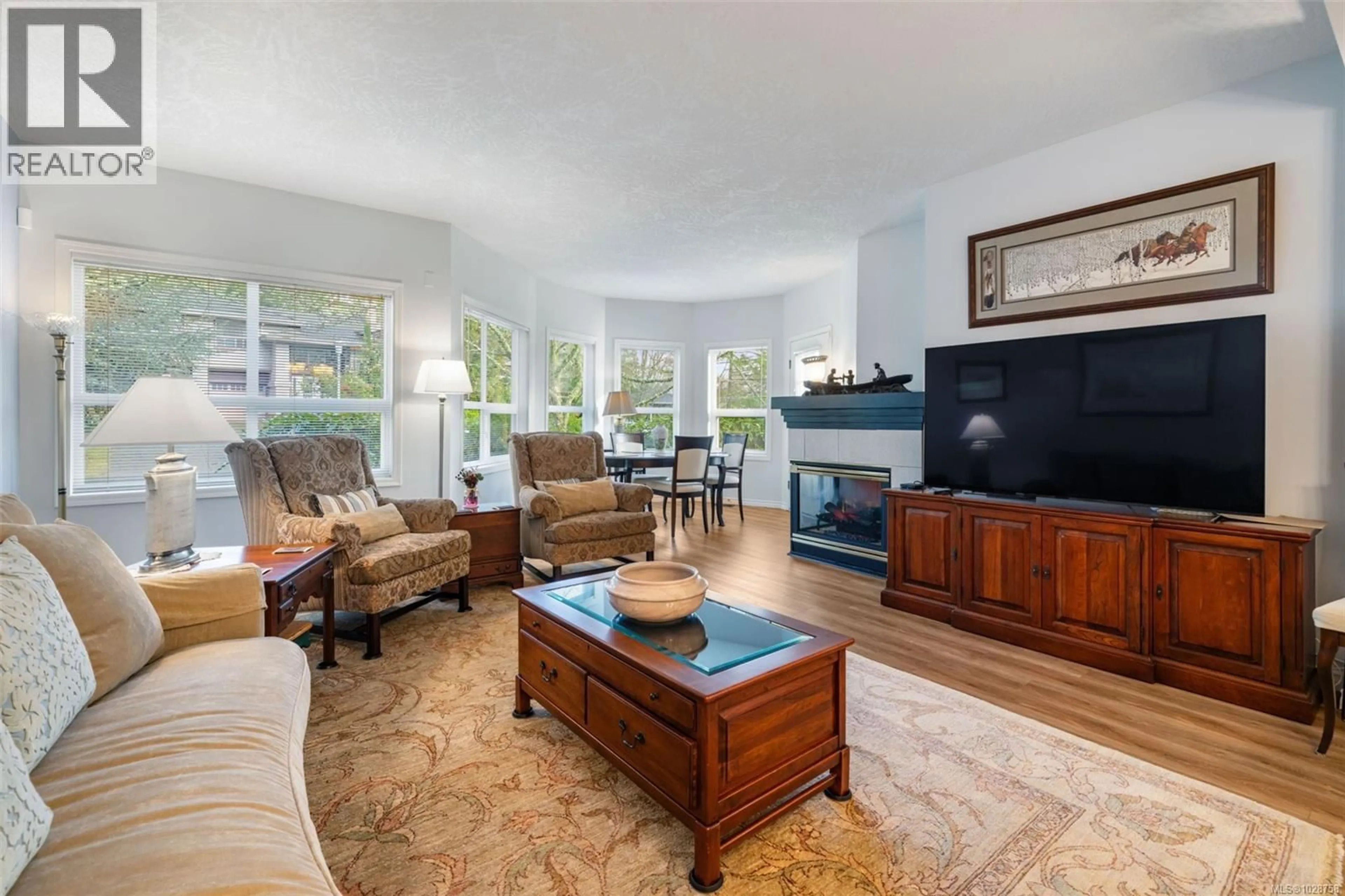 Living room with furniture, unknown for 12 - 1063 VALEWOOD TRAIL, Saanich British Columbia V8X5G5