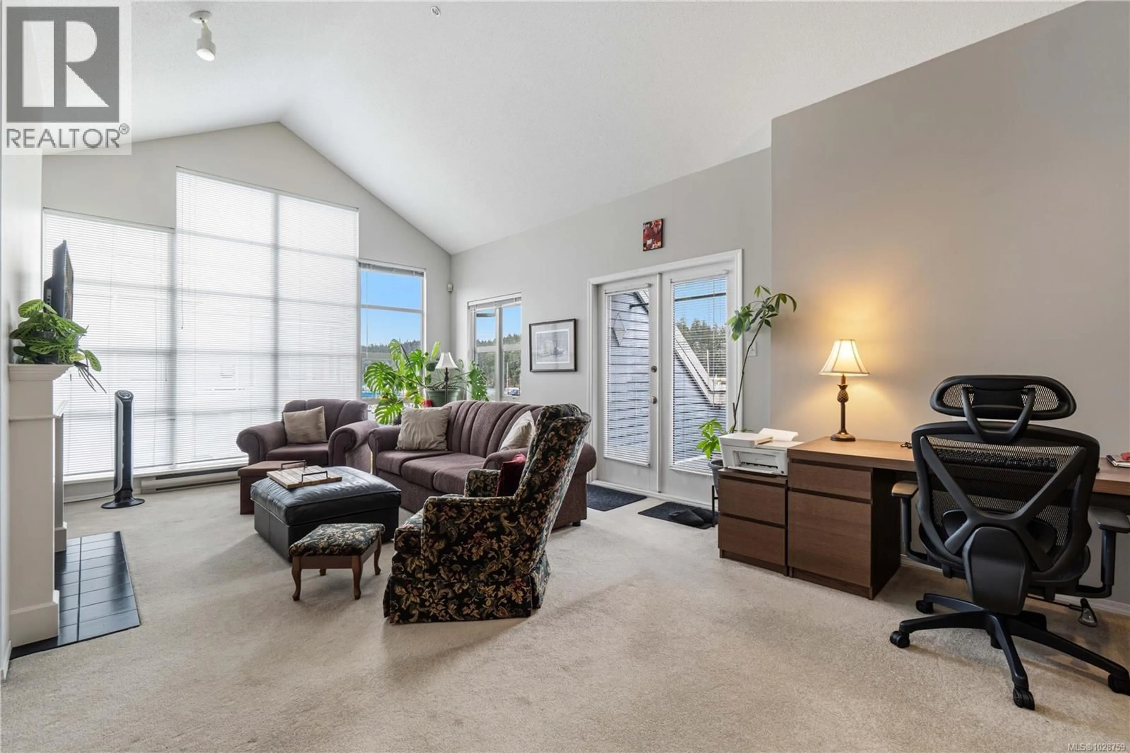 Living room with furniture, unknown for 404 - 550 BLUE GIRL WAY, Nanaimo British Columbia V9S5T6