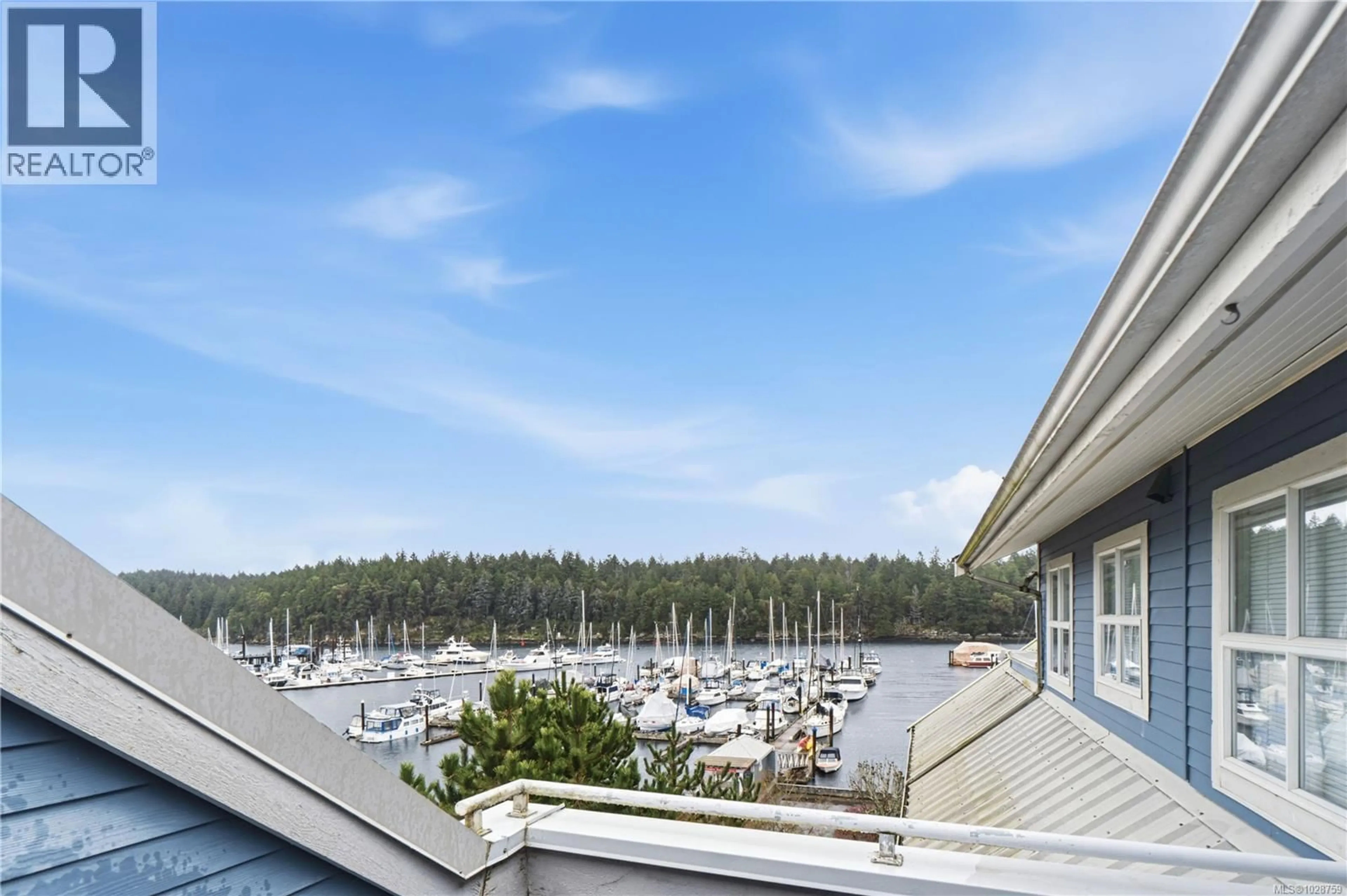 Patio, water/lake/river/ocean view for 404 - 550 BLUE GIRL WAY, Nanaimo British Columbia V9S5T6
