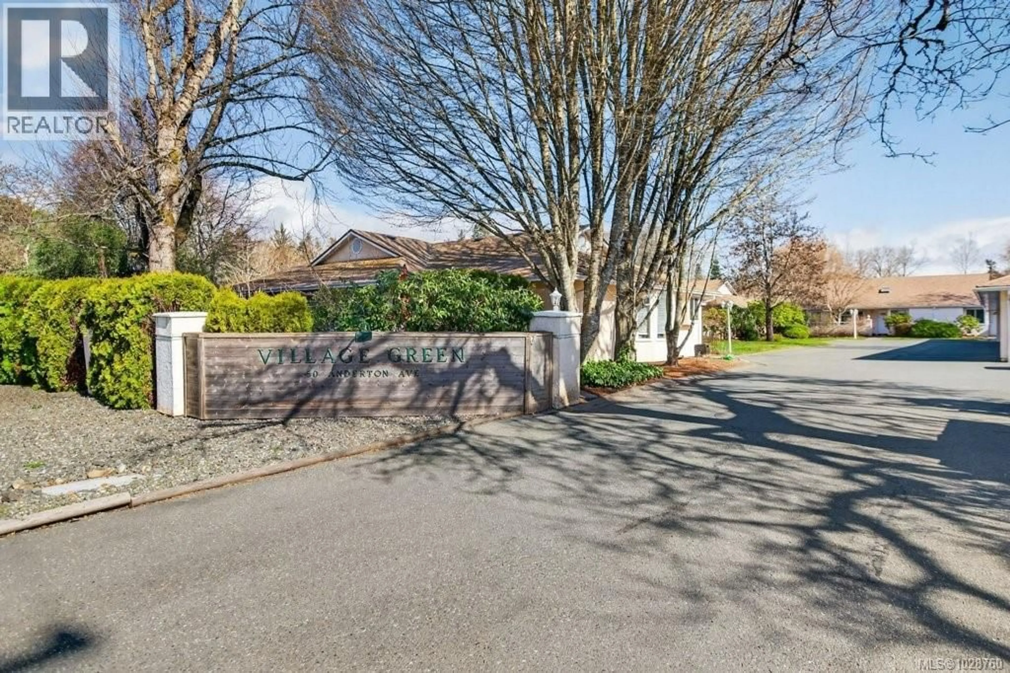 A pic from outside/outdoor area/front of a property/back of a property/a pic from drone, street for 5 - 50 ANDERTON AVENUE, Courtenay British Columbia V9N2G4