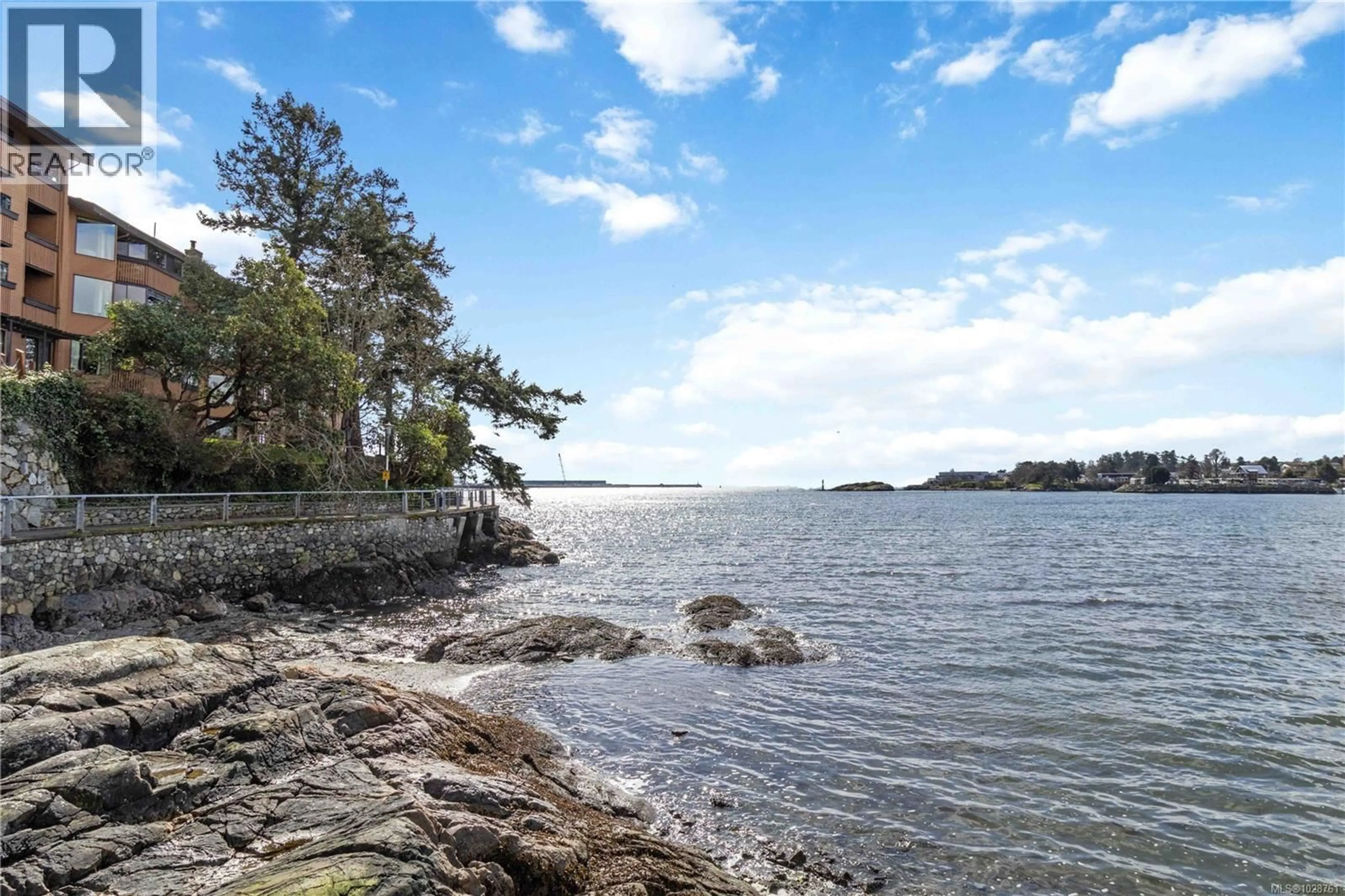 Patio, water/lake/river/ocean view for 706 - 325 MAITLAND STREET, Victoria British Columbia V9A7G7