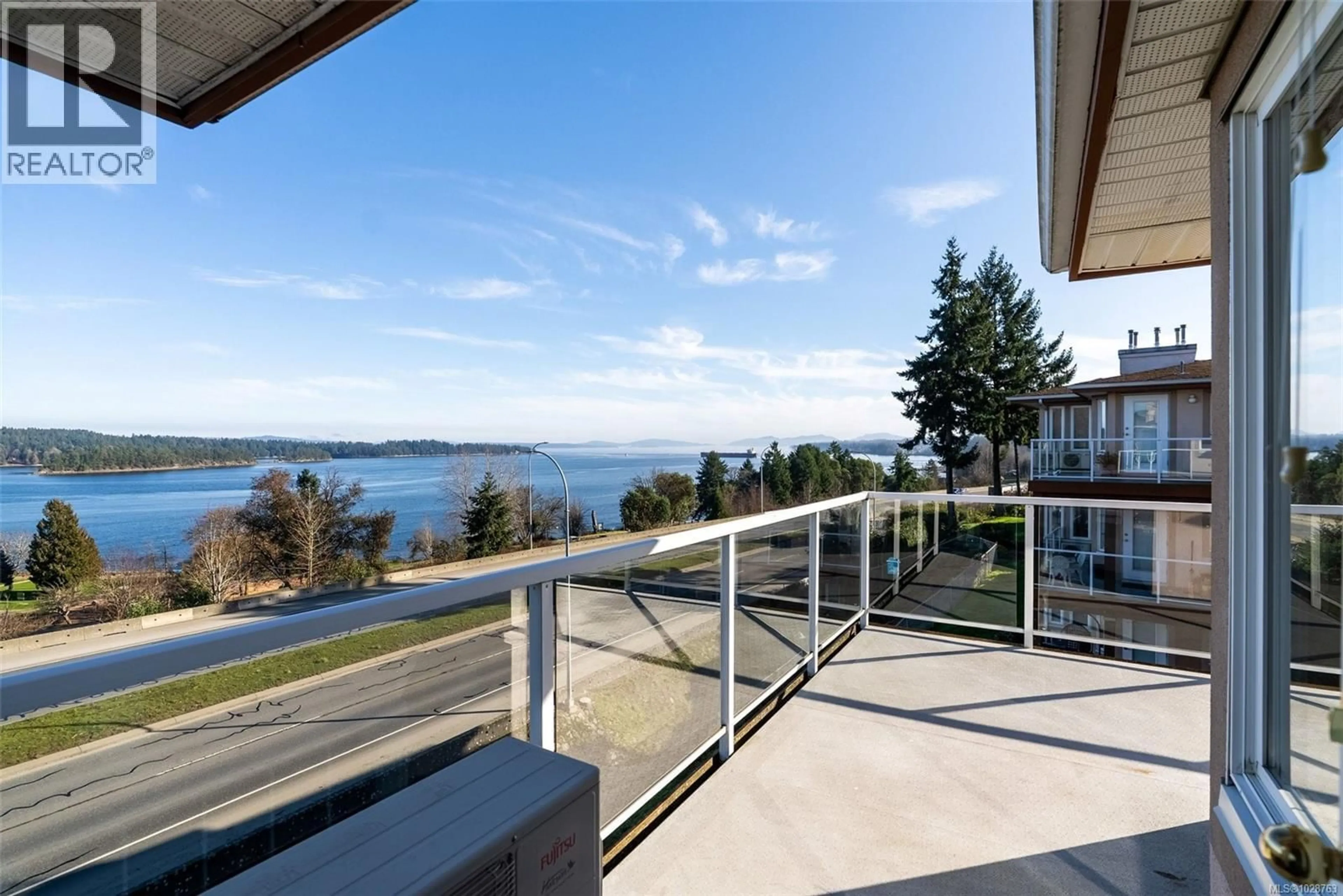 Patio, water/lake/river/ocean view for 12 - 100 GIFFORD ROAD, Ladysmith British Columbia V9G1A8