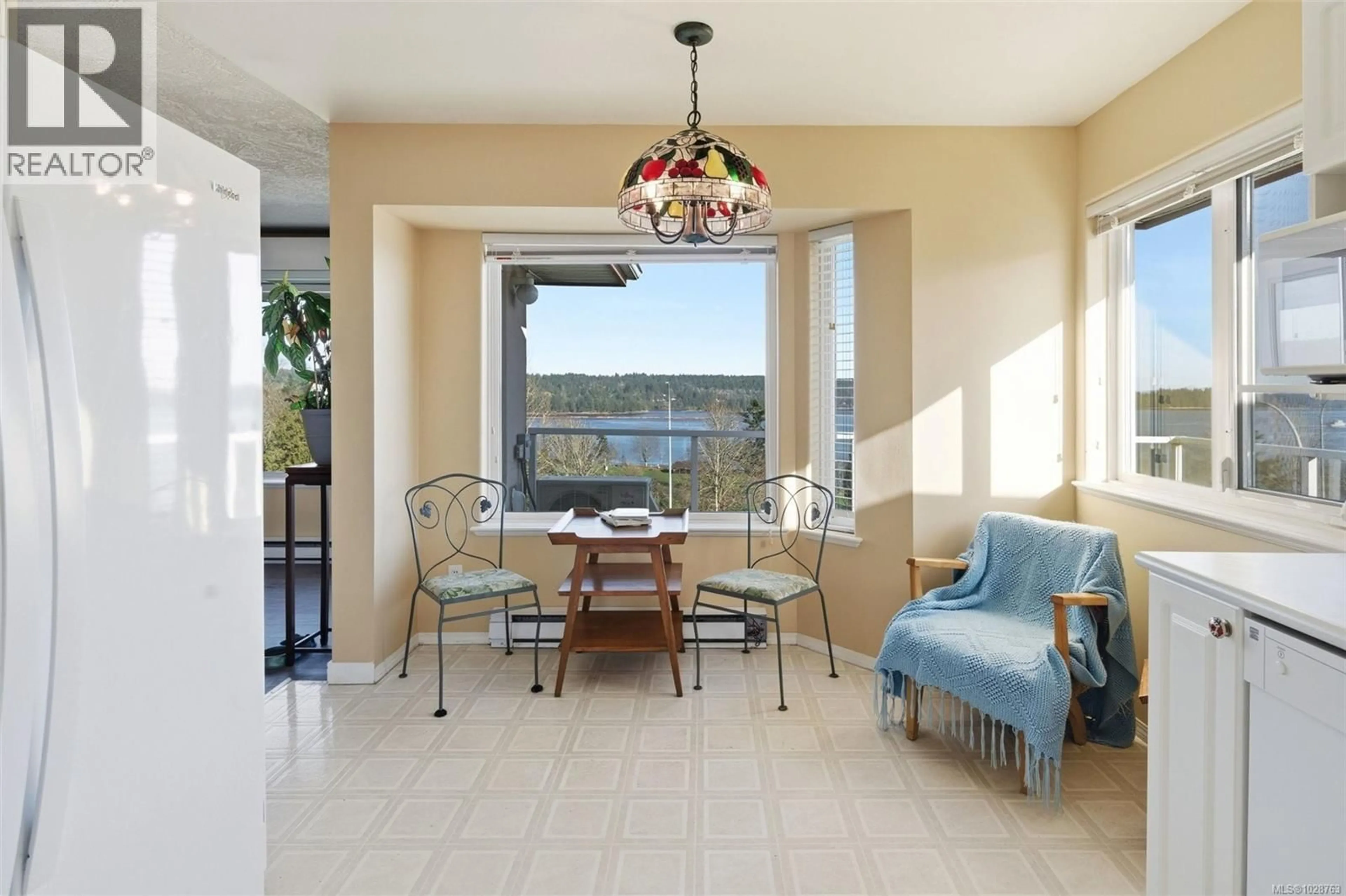 Dining room, ceramic/tile floor for 12 - 100 GIFFORD ROAD, Ladysmith British Columbia V9G1A8
