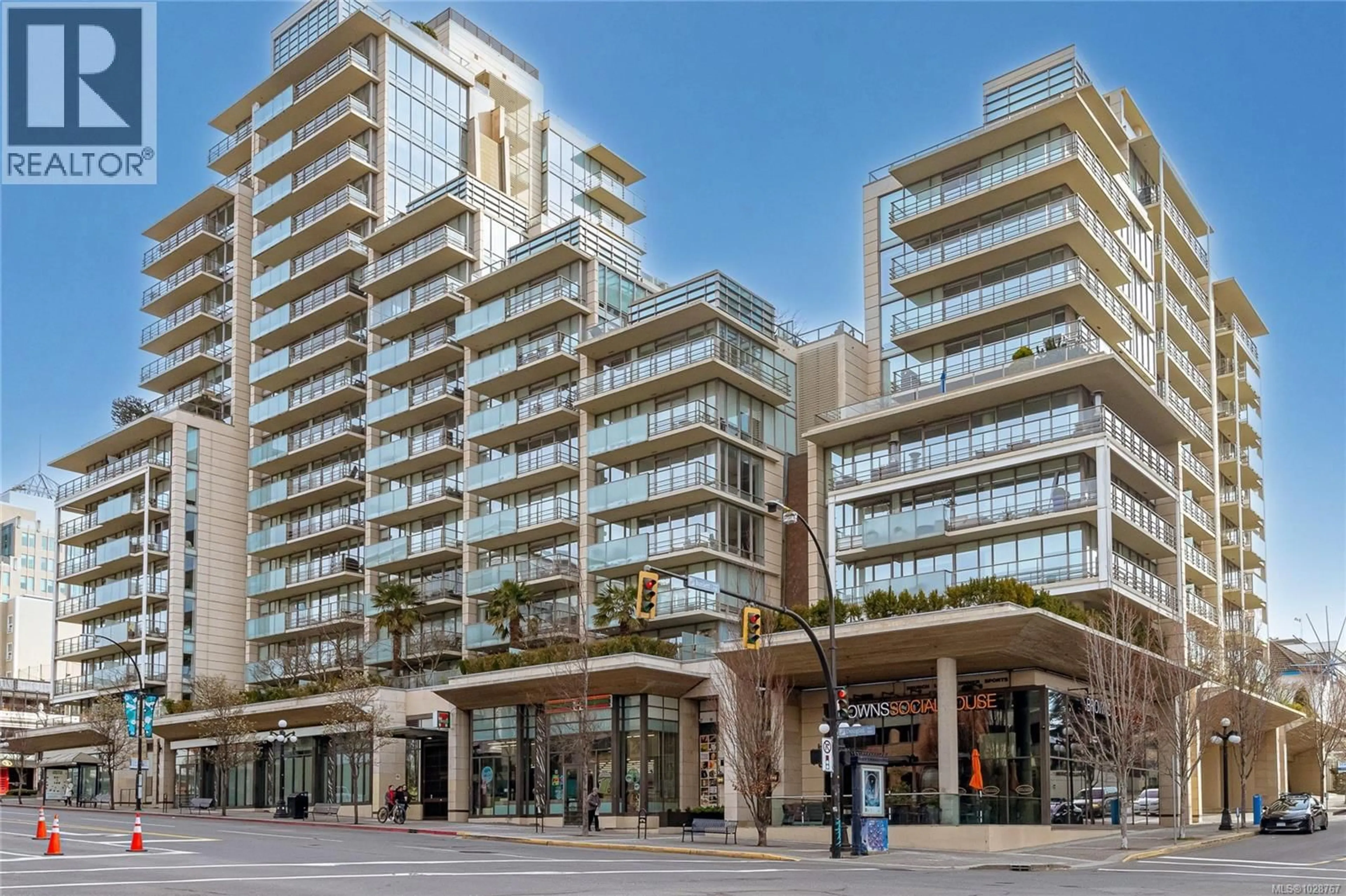 Indoor foyer for 707 - 708 BURDETT AVENUE, Victoria British Columbia V8W0A8