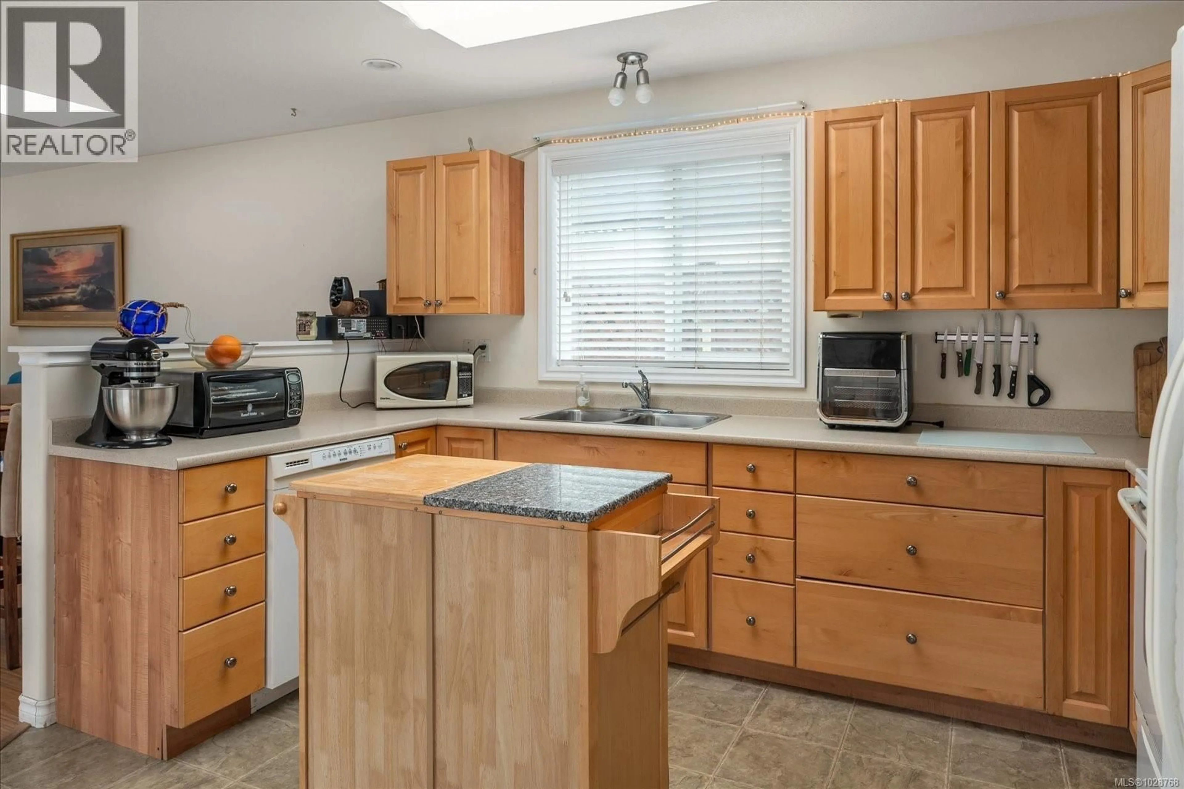 Standard kitchen, unknown for 3980 VALEWOOD DRIVE, Nanaimo British Columbia V9T6B9