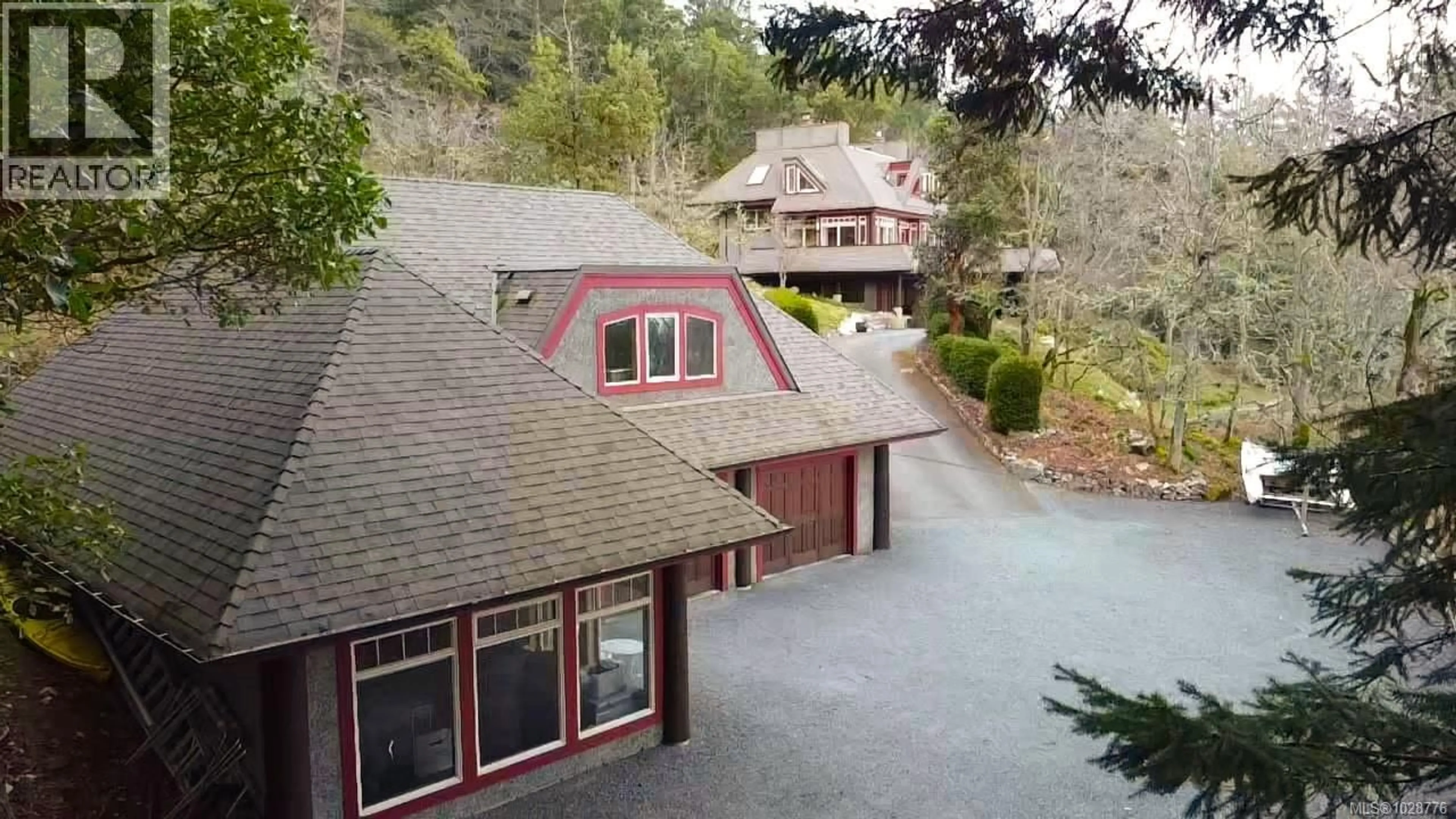 A pic from outside/outdoor area/front of a property/back of a property/a pic from drone, unknown for 8242 THOMSON PLACE, Central Saanich British Columbia V8M1S1