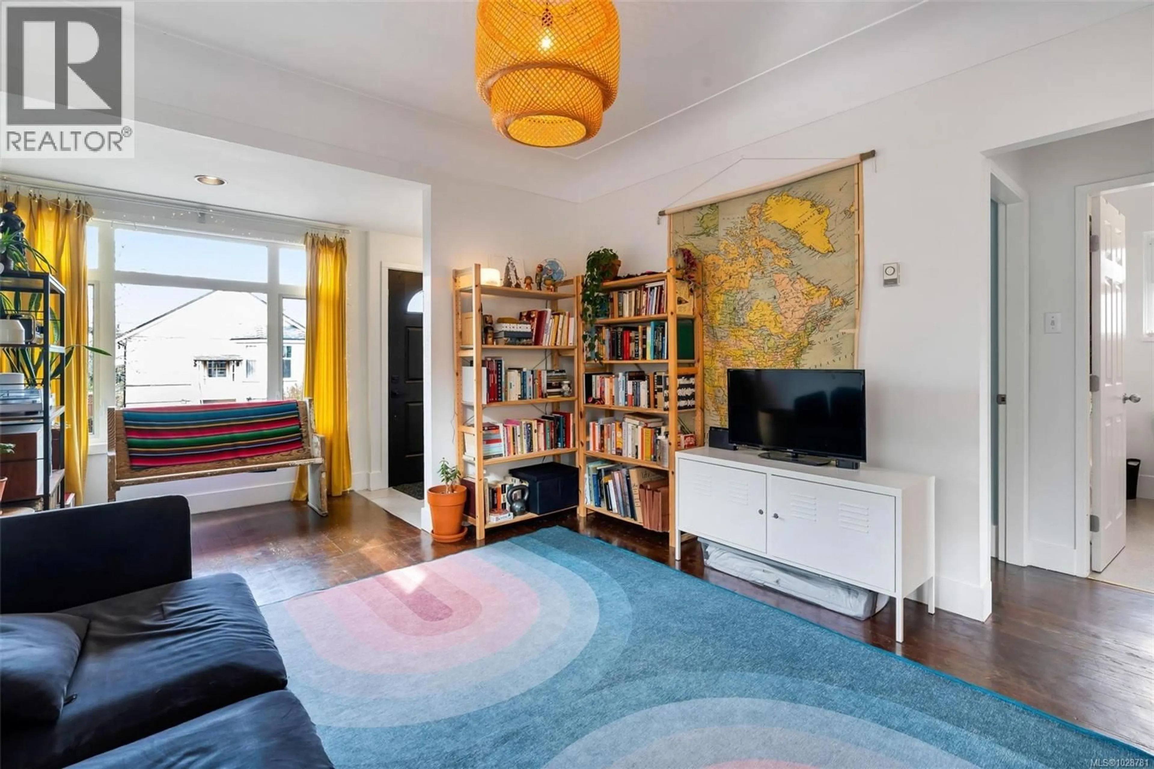 Living room with furniture, unknown for 483 CONSTANCE AVENUE, Esquimalt British Columbia V9A6N2