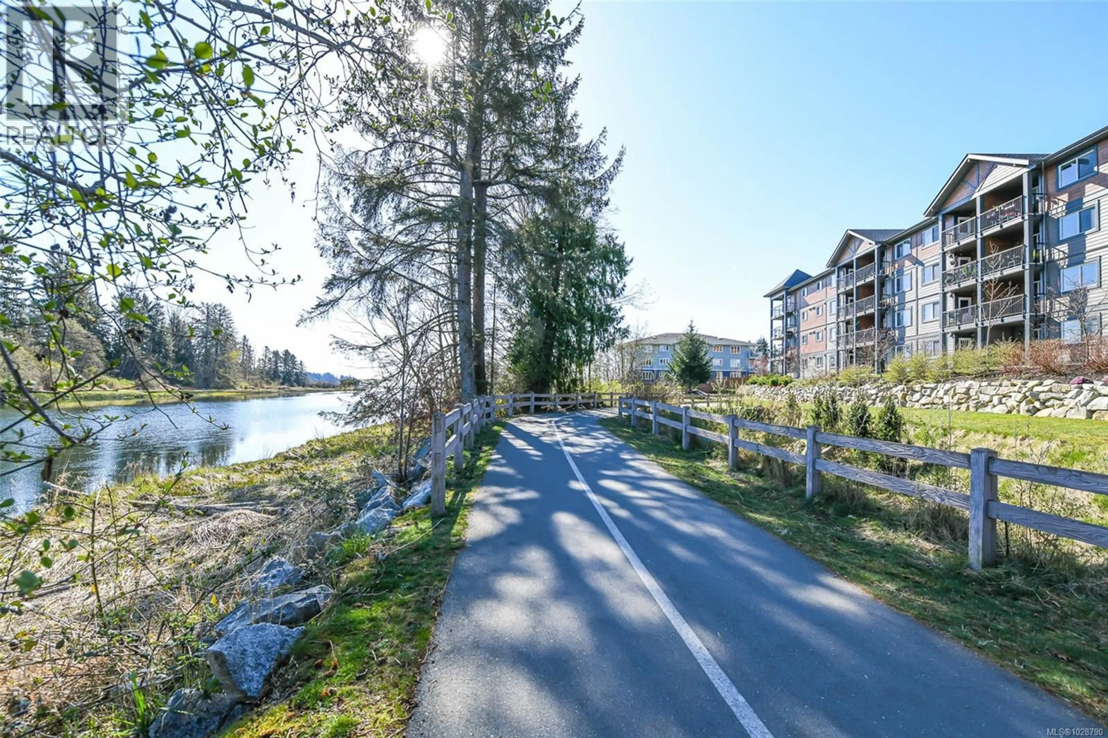 Patio, water/lake/river/ocean view for 110 - 1944 RIVERSIDE LANE, Courtenay British Columbia V9N0E5