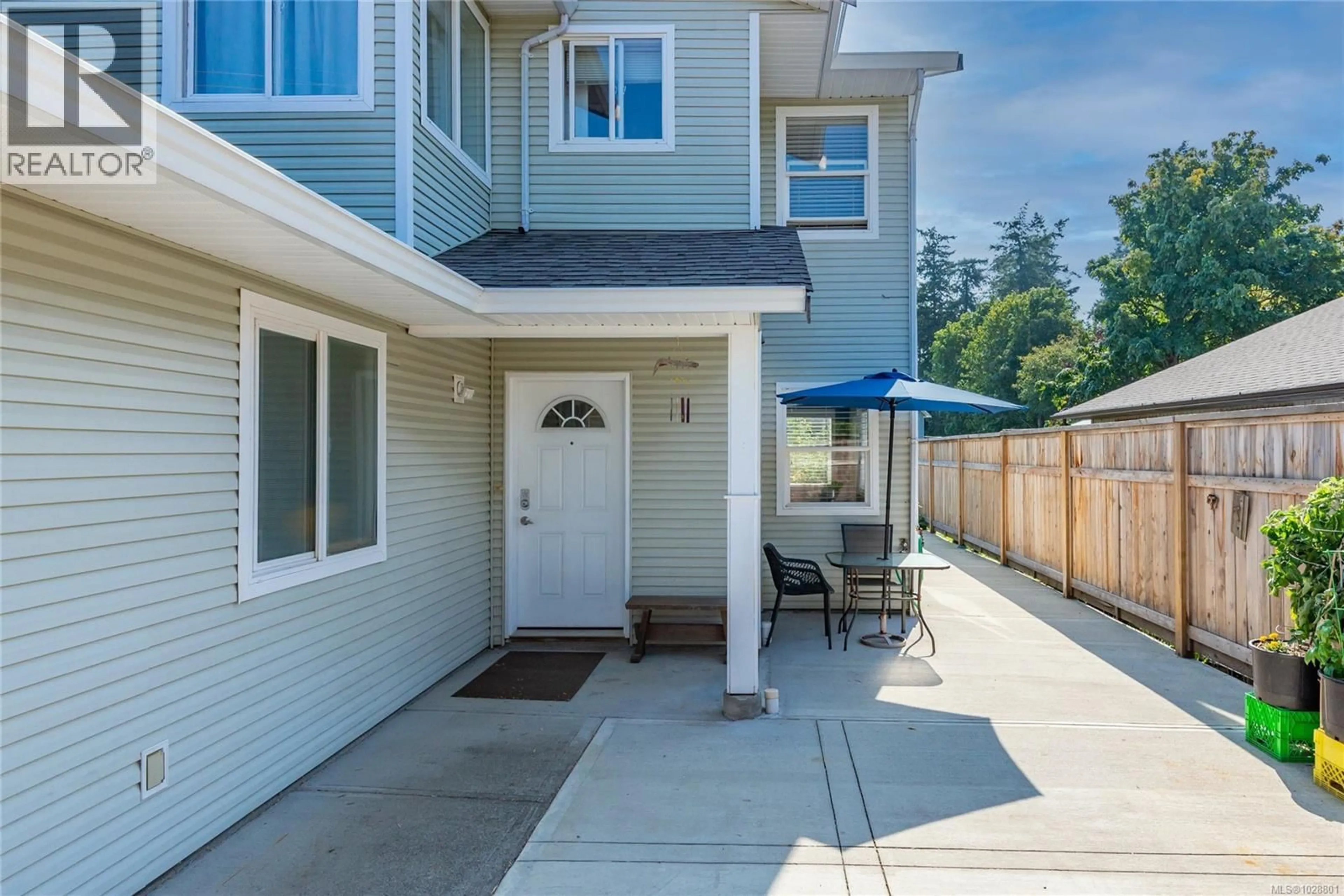 Patio, street for B - 225 LARWOOD ROAD, Campbell River British Columbia V9W1S3