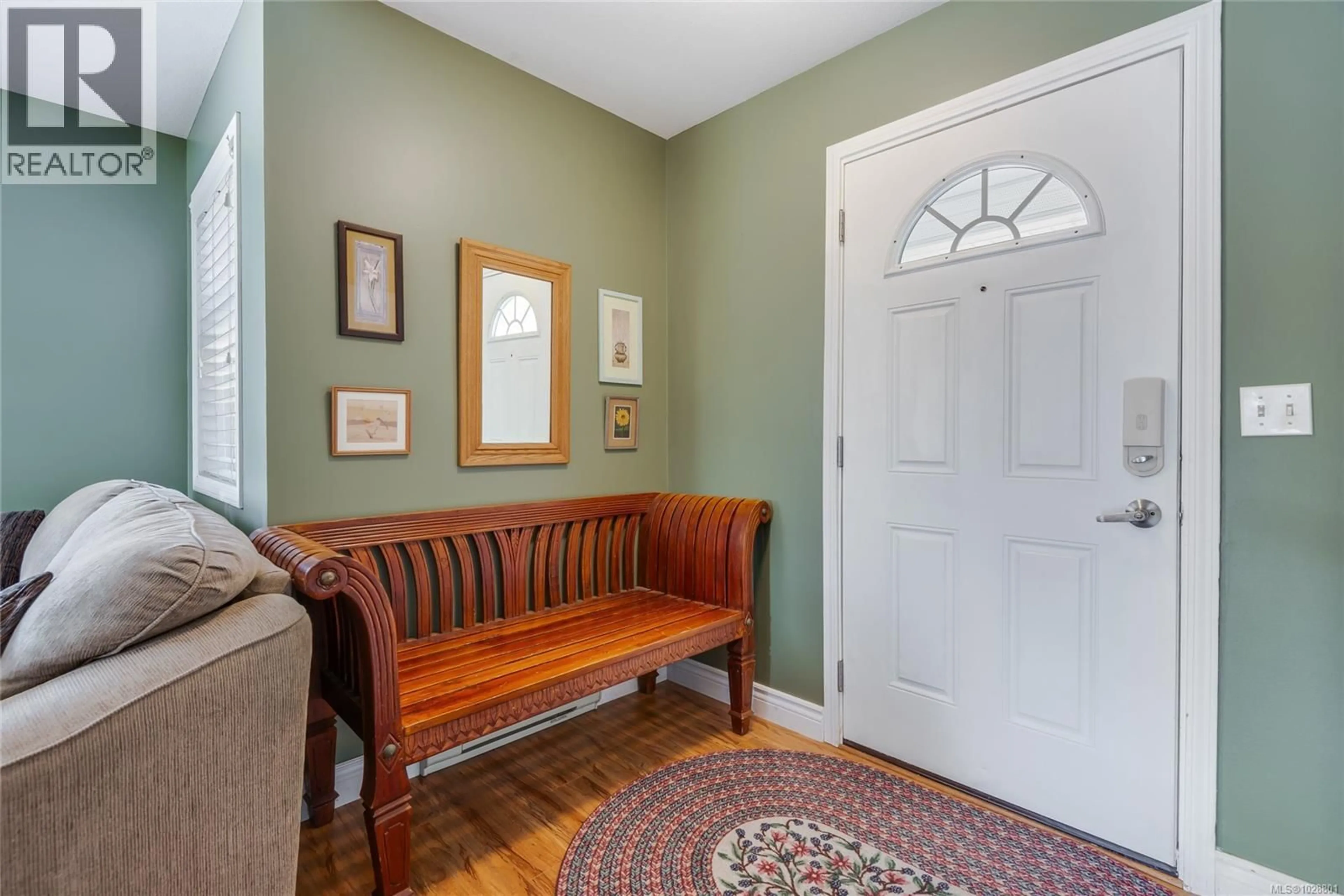 Indoor entryway for B - 225 LARWOOD ROAD, Campbell River British Columbia V9W1S3