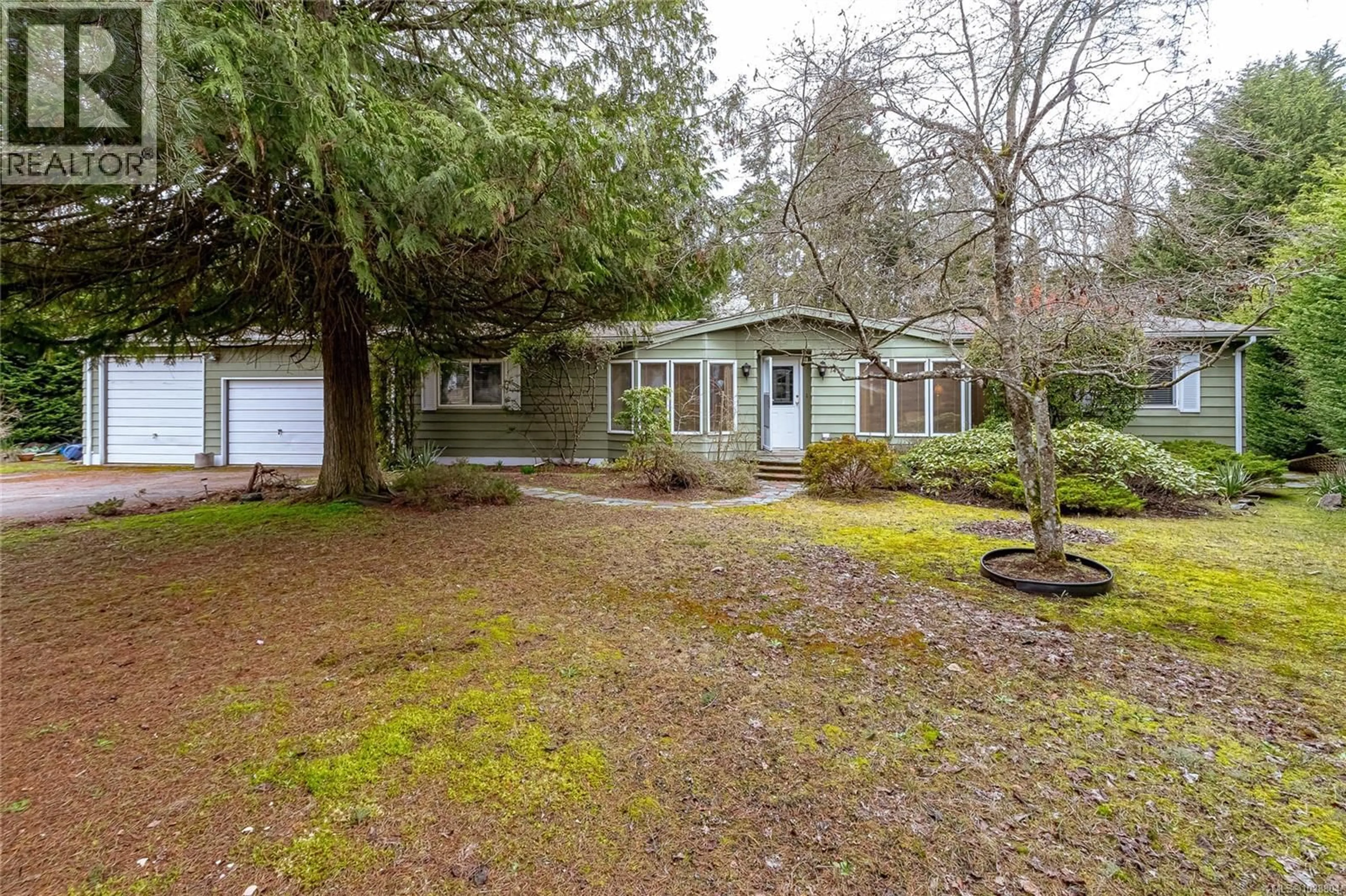 A pic from outside/outdoor area/front of a property/back of a property/a pic from drone, street for 1459 SUNRISE DRIVE, Parksville British Columbia V9P1X6