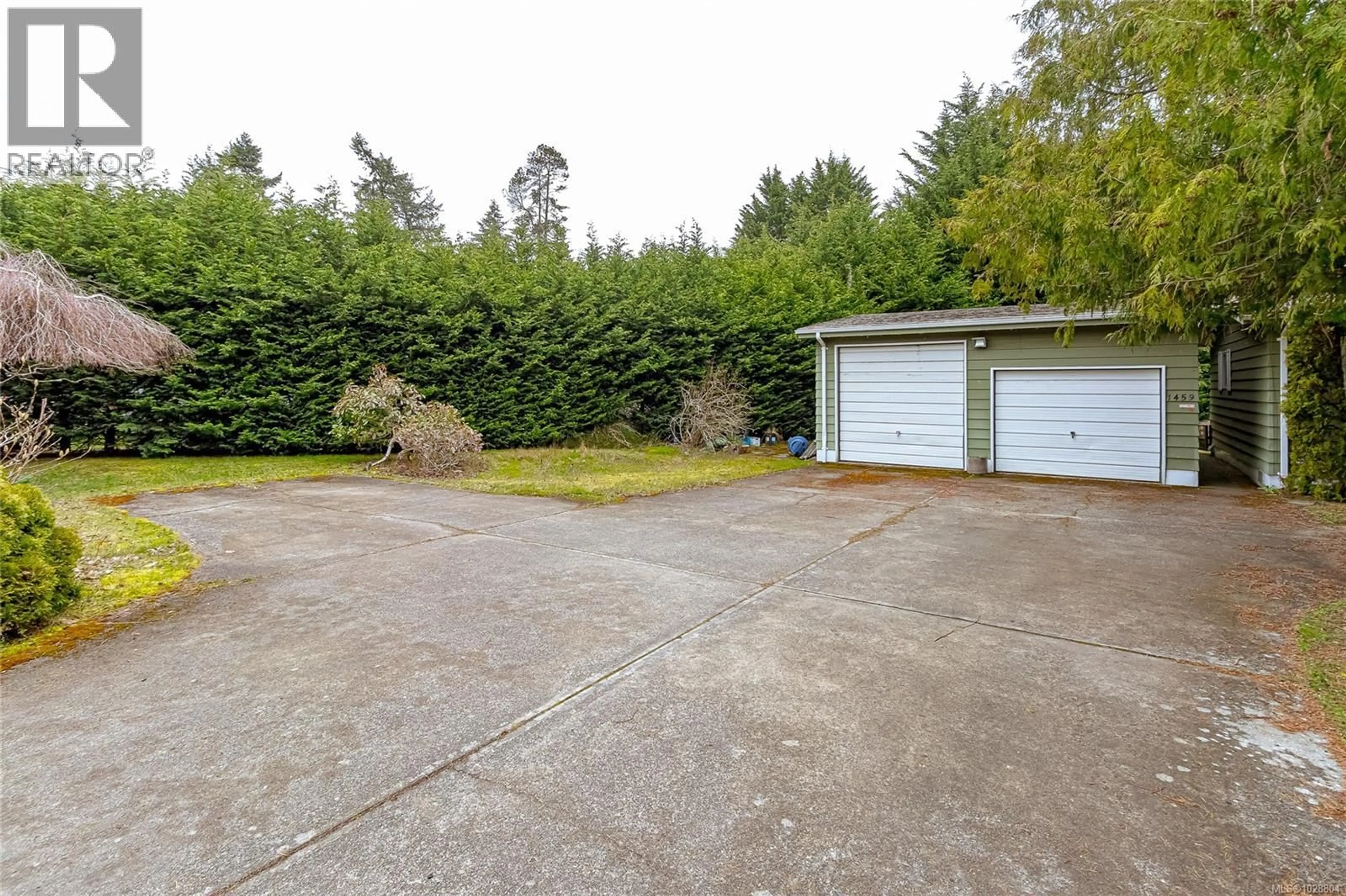 A pic from outside/outdoor area/front of a property/back of a property/a pic from drone, street for 1459 SUNRISE DRIVE, Parksville British Columbia V9P1X6