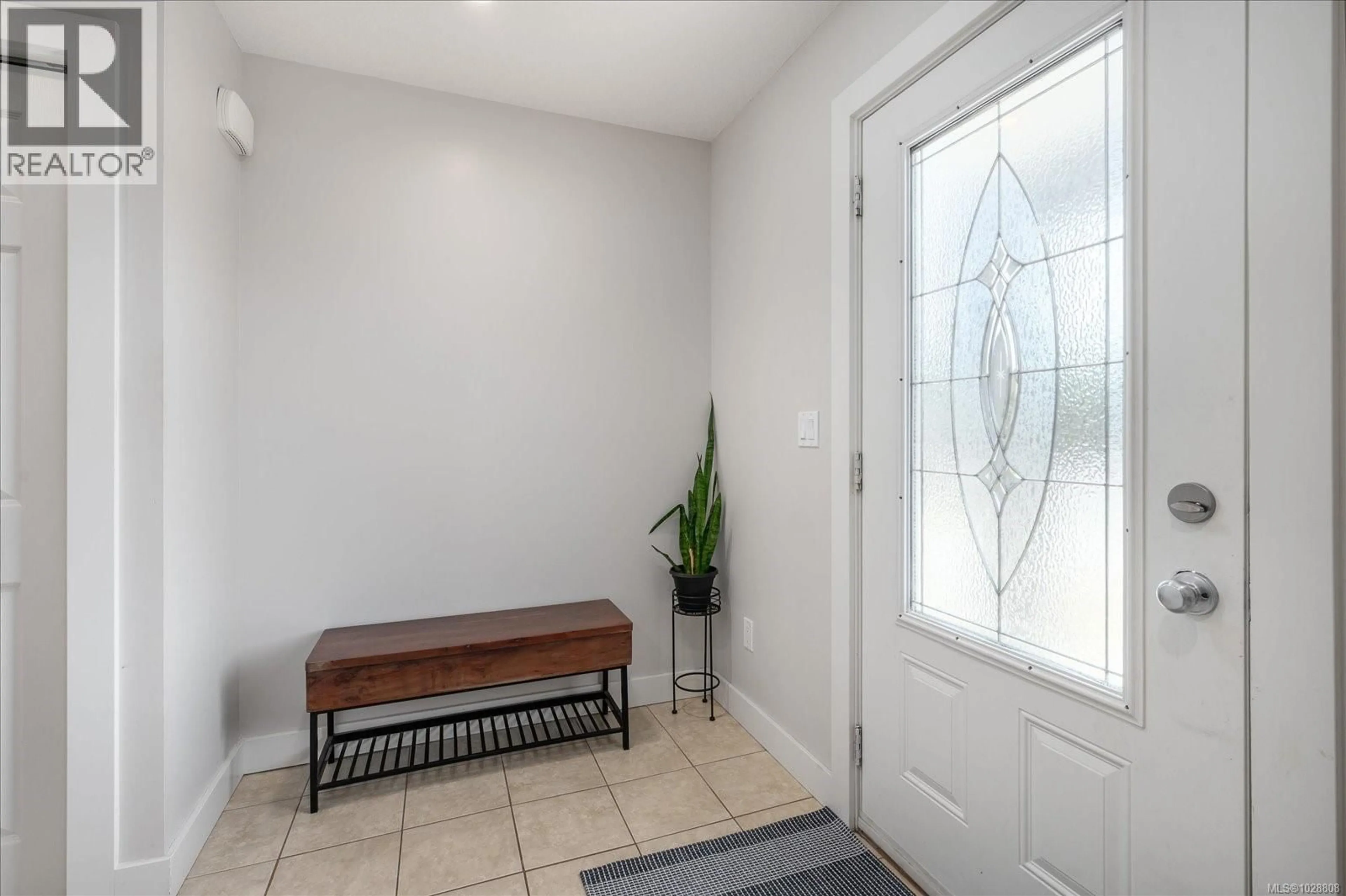 Indoor entryway for 148 VICTORIA ROAD, Nanaimo British Columbia V9R4P5