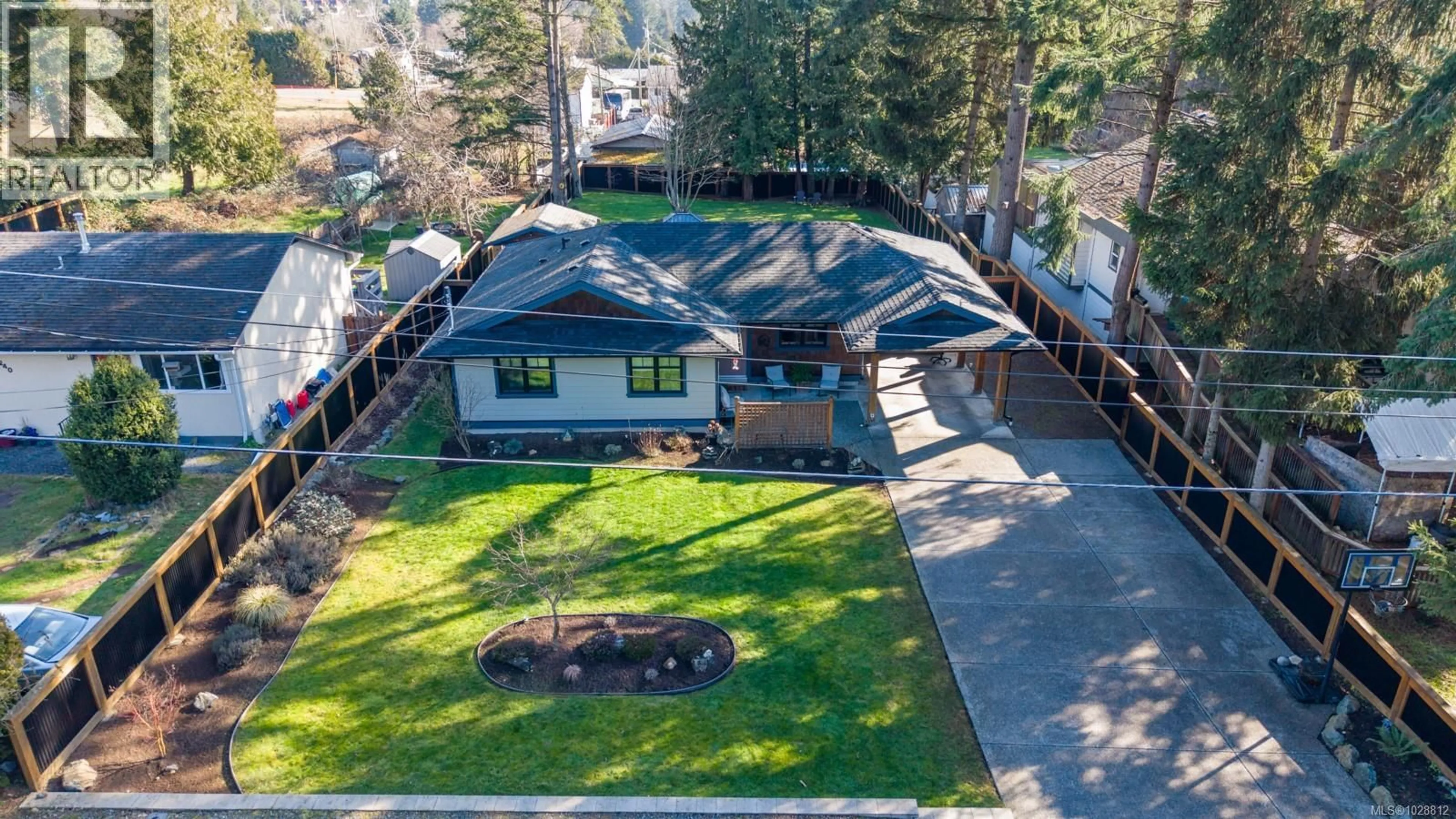 A pic from outside/outdoor area/front of a property/back of a property/a pic from drone, street for 3238 ADBY ROAD, Nanaimo British Columbia V9T2W4
