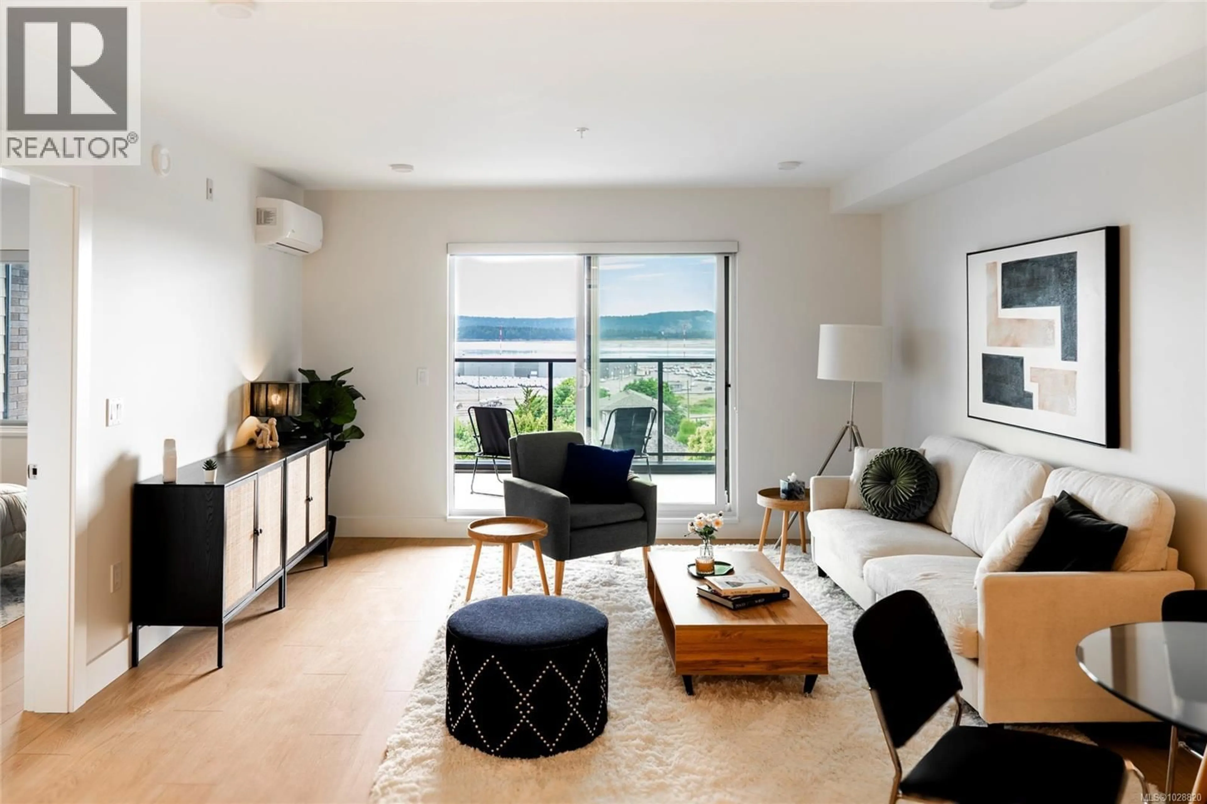 Living room with furniture, unknown for 304 - 45 HALIBURTON STREET, Nanaimo British Columbia V9R4V6