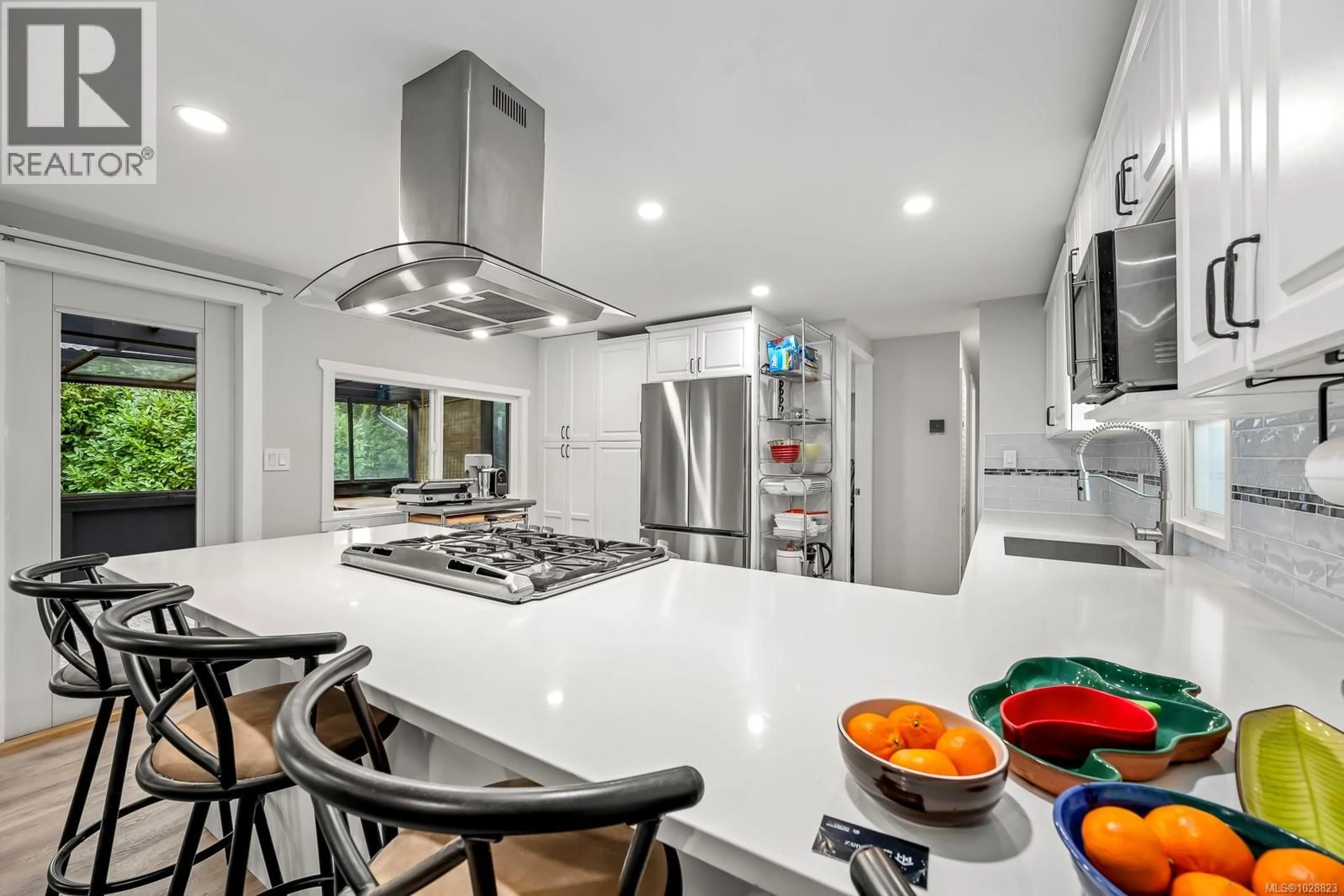 Contemporary kitchen, ceramic/tile floor for 28 - 2625 MANSFIELD DRIVE, Courtenay British Columbia V9N2N2