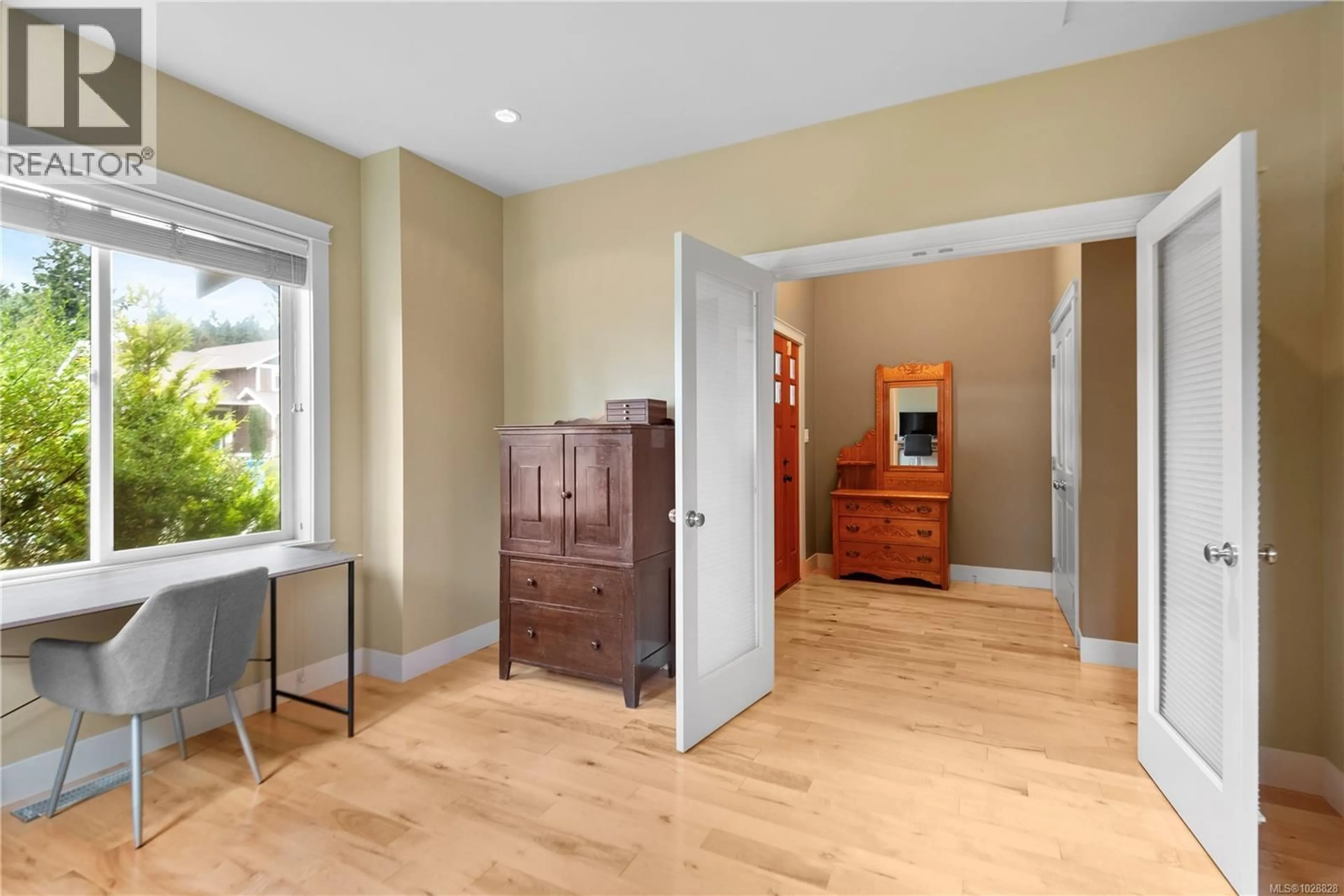 Indoor entryway for 1308 BONNER CRESCENT, Cobble Hill British Columbia V0R1L2