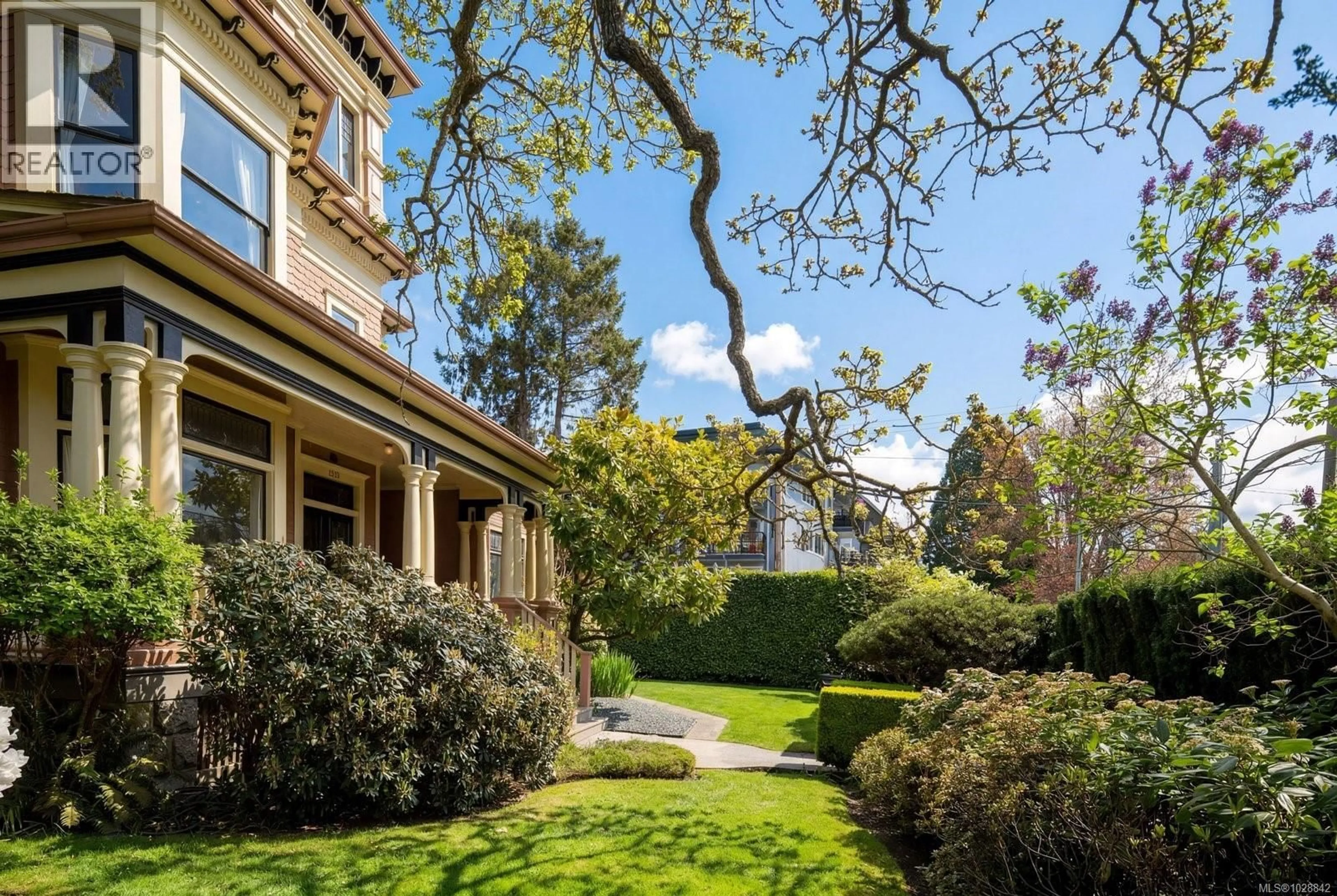 Unknown for 1270 YATES STREET, Victoria British Columbia V8V3N3