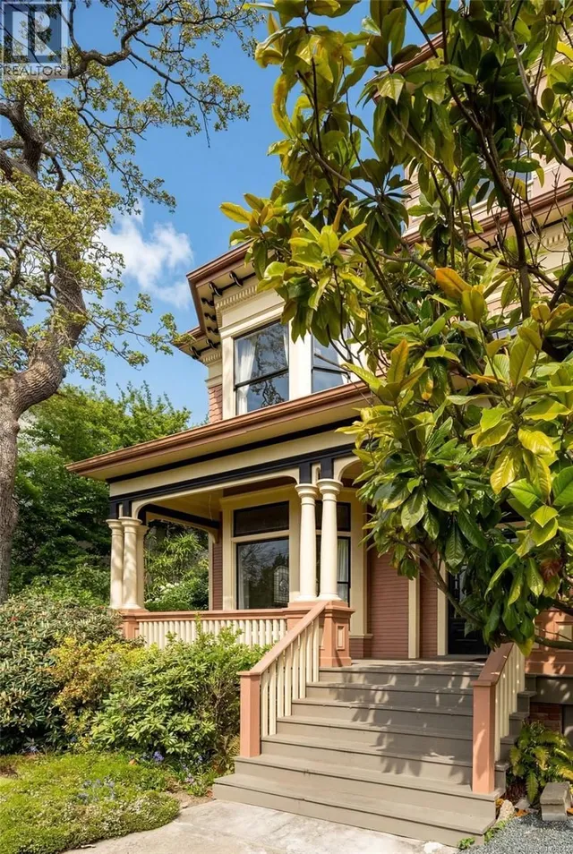 1270 YATES STREET, Victoria 5