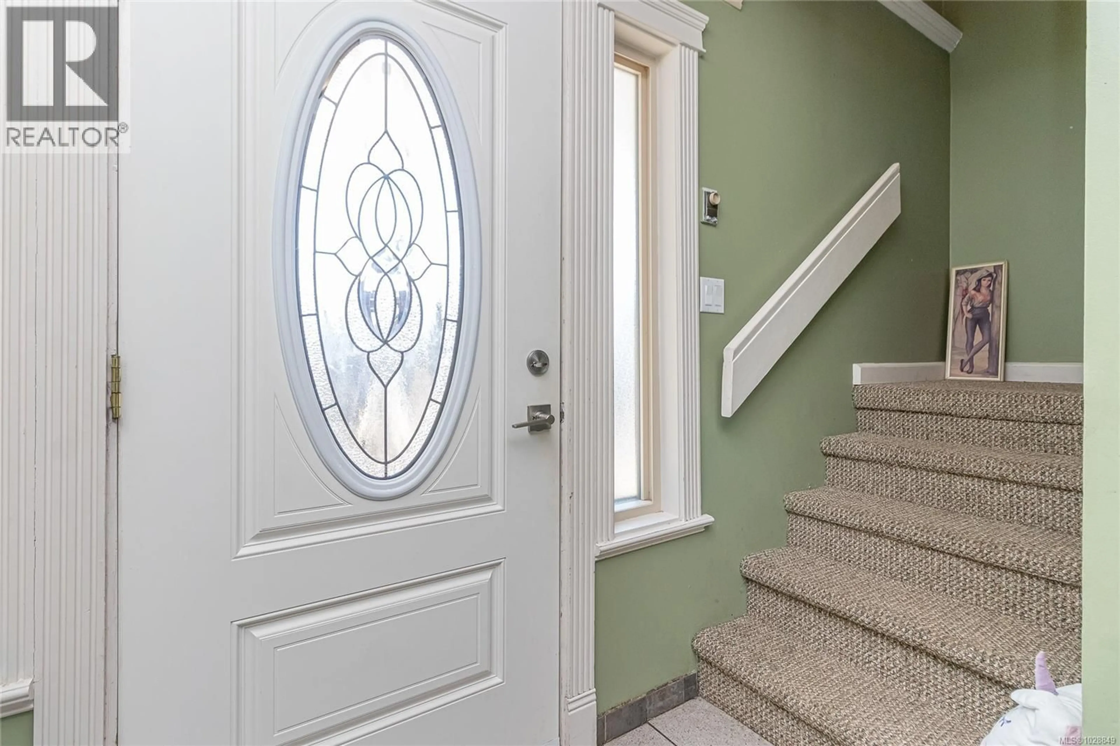 Indoor entryway for 435 WATFIELD AVENUE, Nanaimo British Columbia V9R3P6