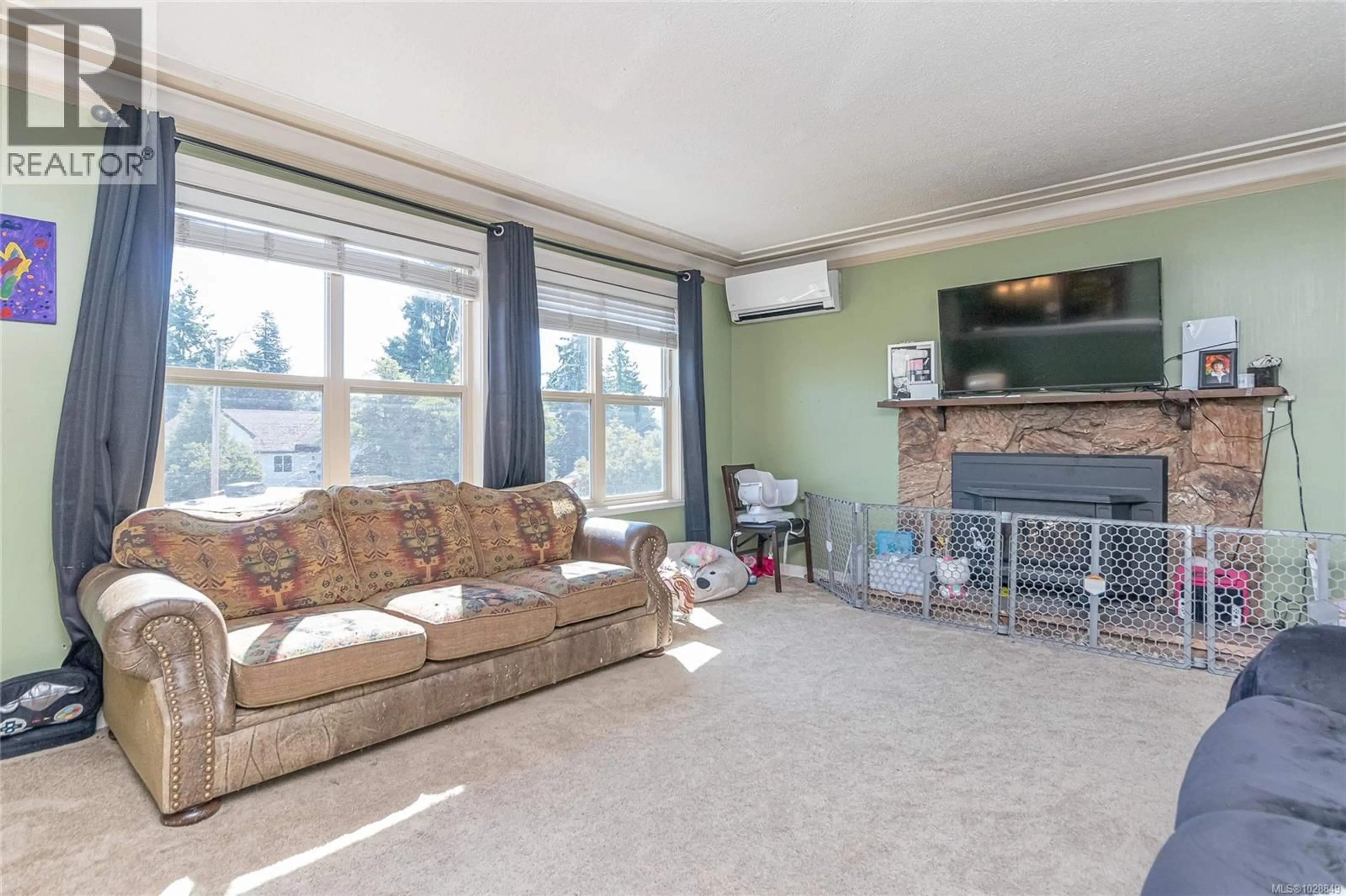 Living room with furniture, unknown for 435 WATFIELD AVENUE, Nanaimo British Columbia V9R3P6