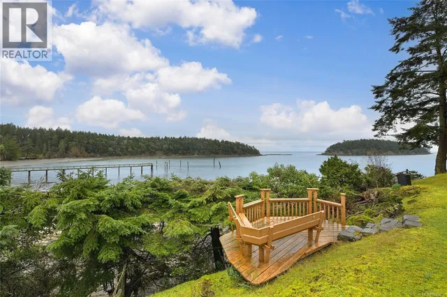 506 ARBUTUS DRIVE, Mayne Island 4