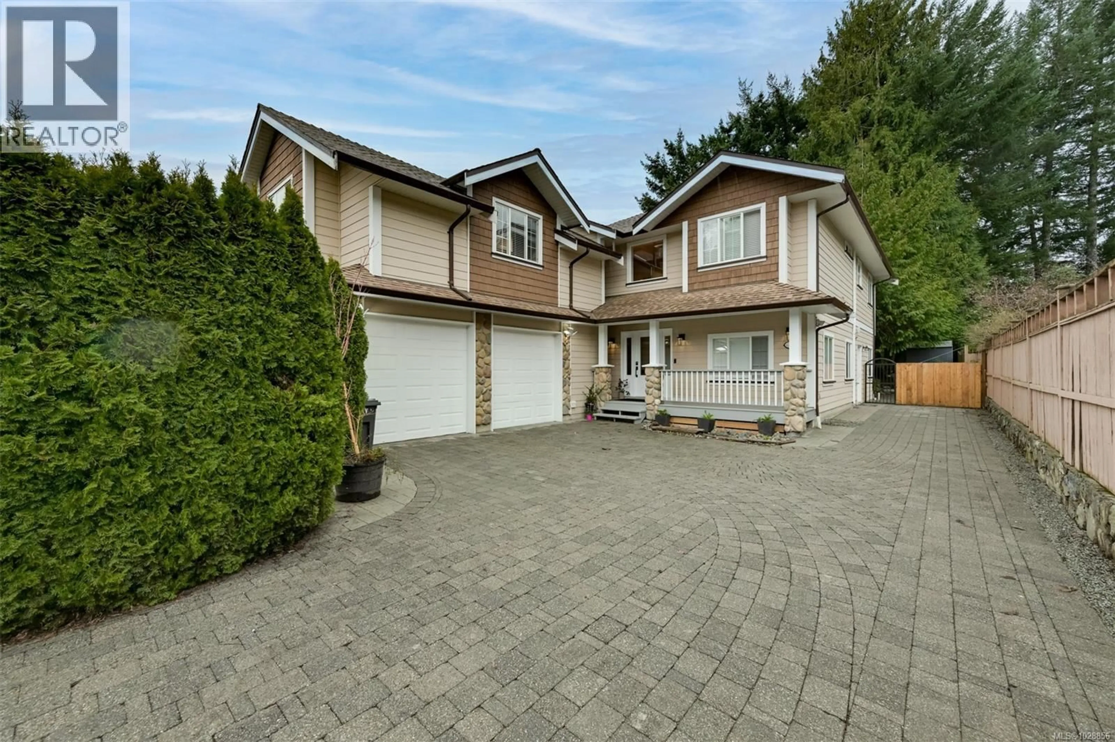 Home with vinyl exterior material, street for 641 BROOKSIDE ROAD, Colwood British Columbia V9C4M2