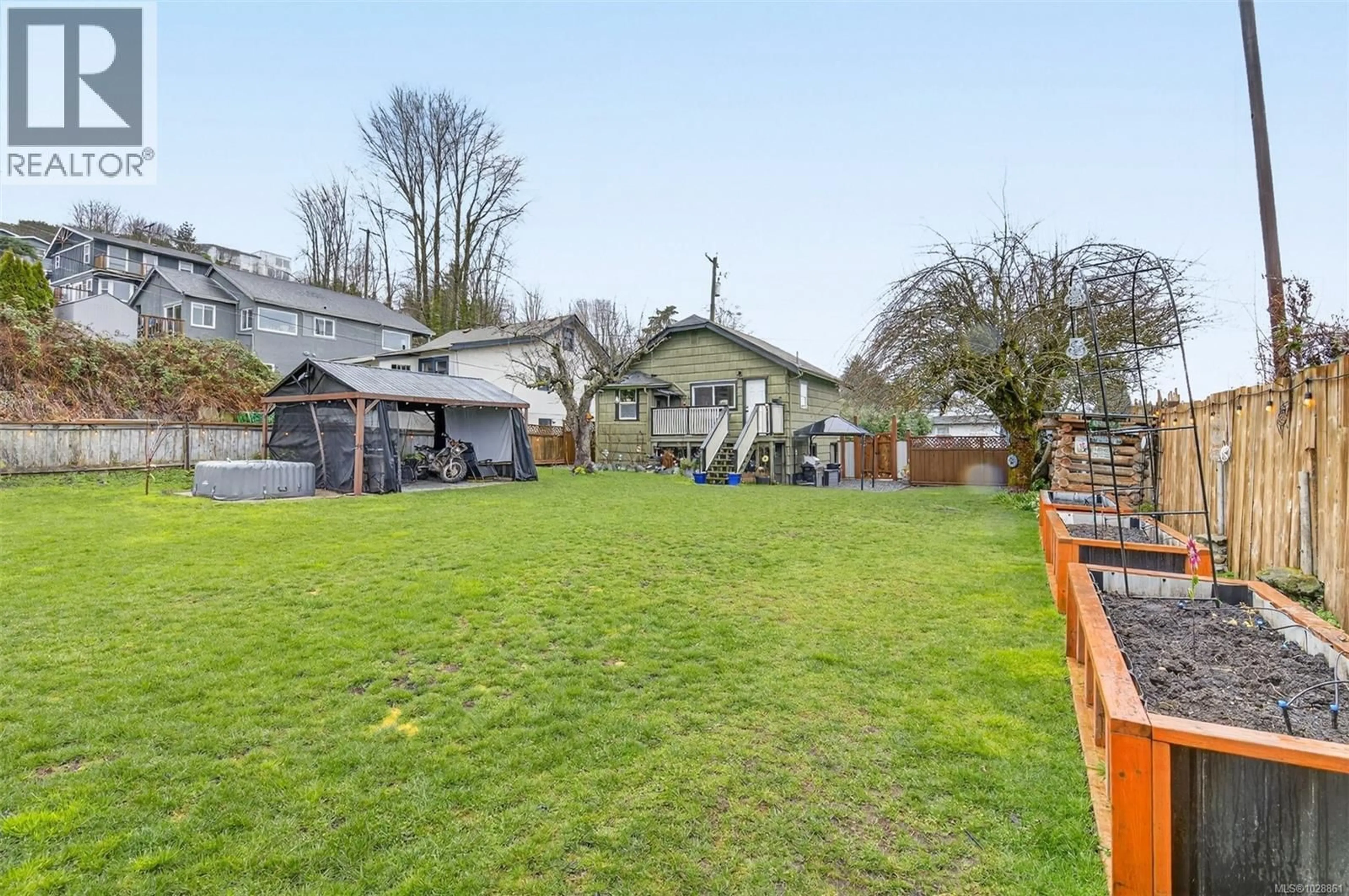 A pic from outside/outdoor area/front of a property/back of a property/a pic from drone, street for 109 FRENCH STREET, Ladysmith British Columbia V9G1A7