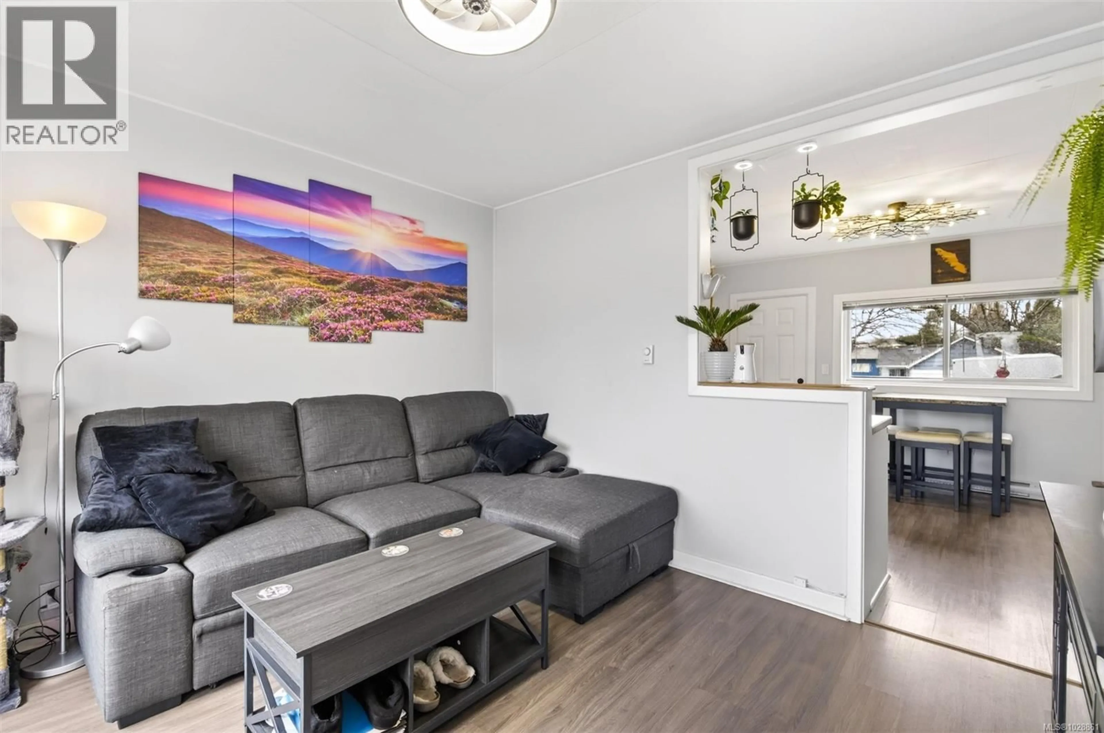 Living room with furniture, wood/laminate floor for 109 FRENCH STREET, Ladysmith British Columbia V9G1A7