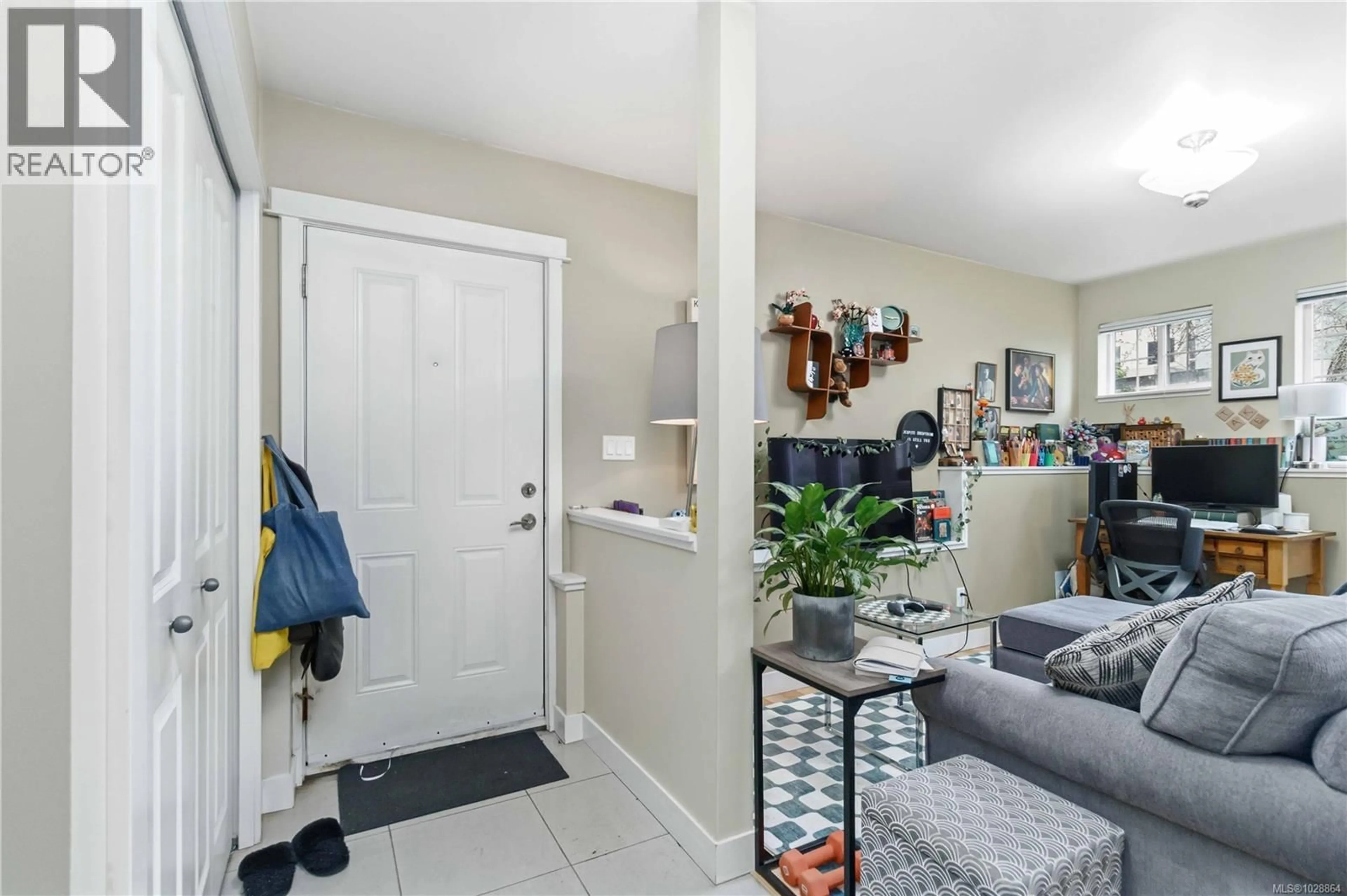 Indoor entryway for 1796 DENMAN STREET, Victoria British Columbia V8R1Y4