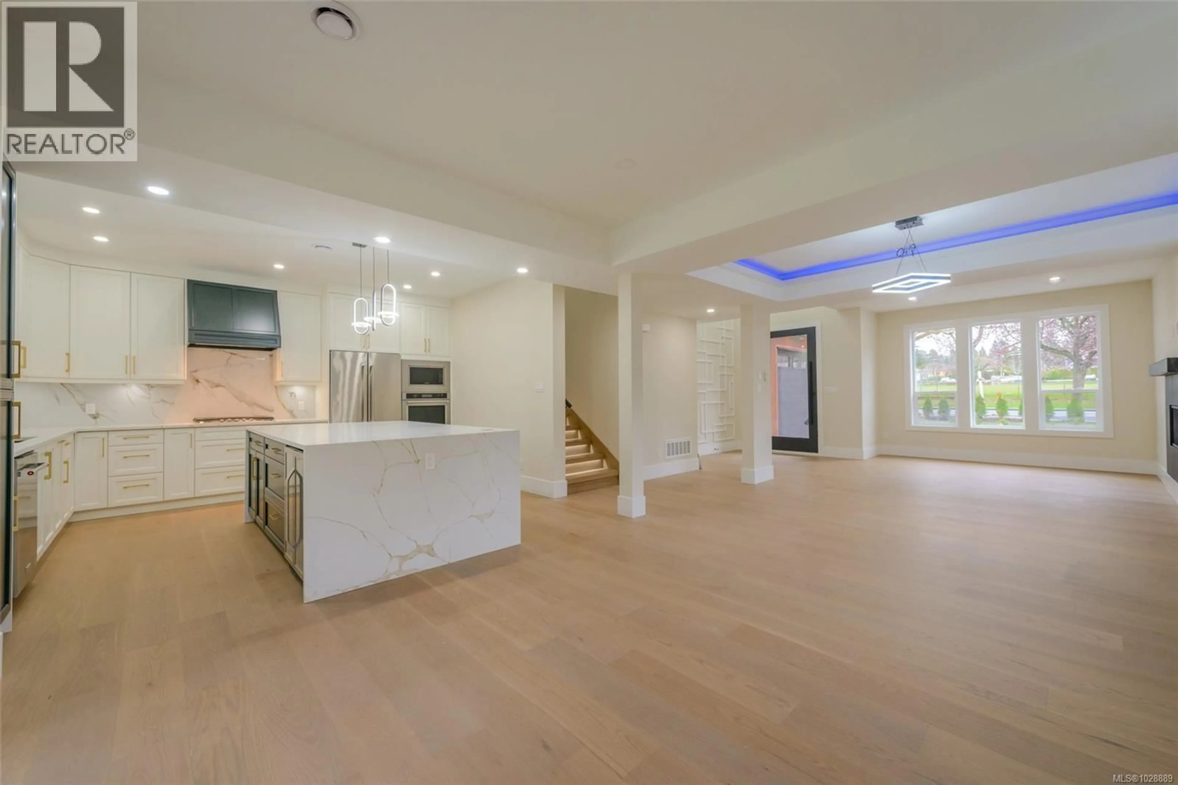 Open concept kitchen, unknown for 1246 REYNOLDS ROAD, Saanich British Columbia V8P2K7