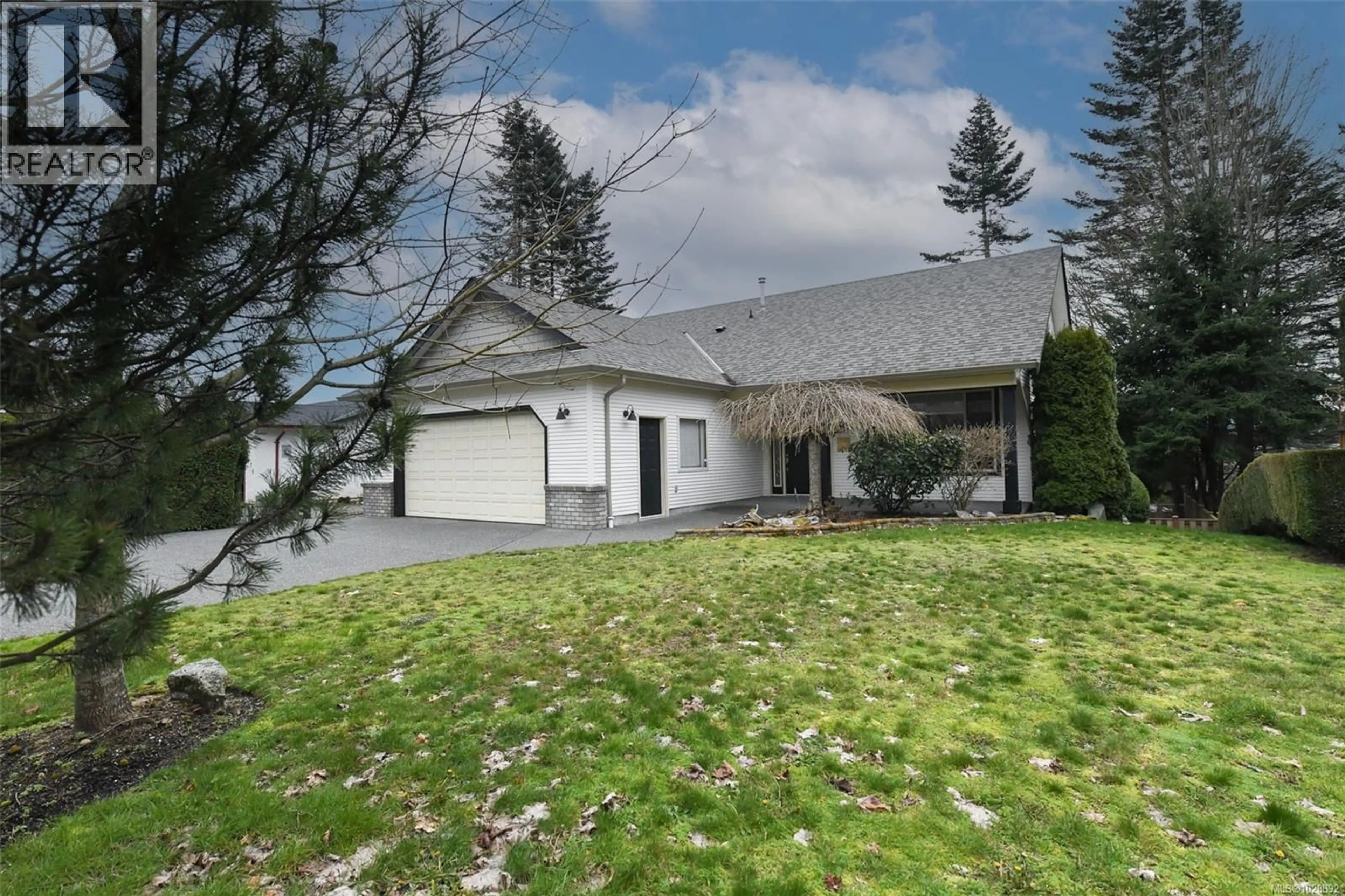 A pic from outside/outdoor area/front of a property/back of a property/a pic from drone, unknown for 2445 VALLEY VIEW DRIVE, Courtenay British Columbia V9N8S5