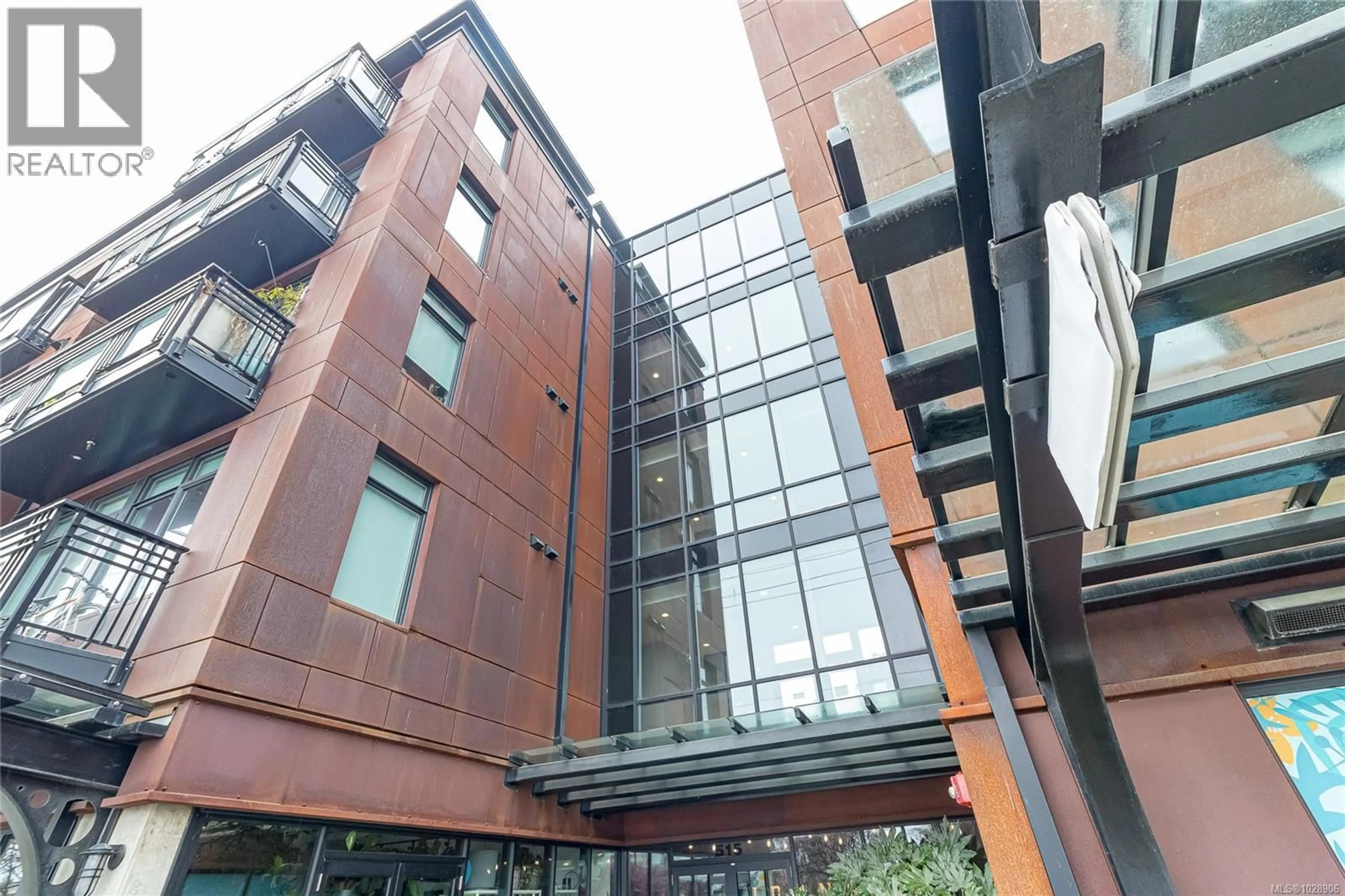 Indoor foyer for 321 - 515 CHATHAM STREET, Victoria British Columbia V8T0C8