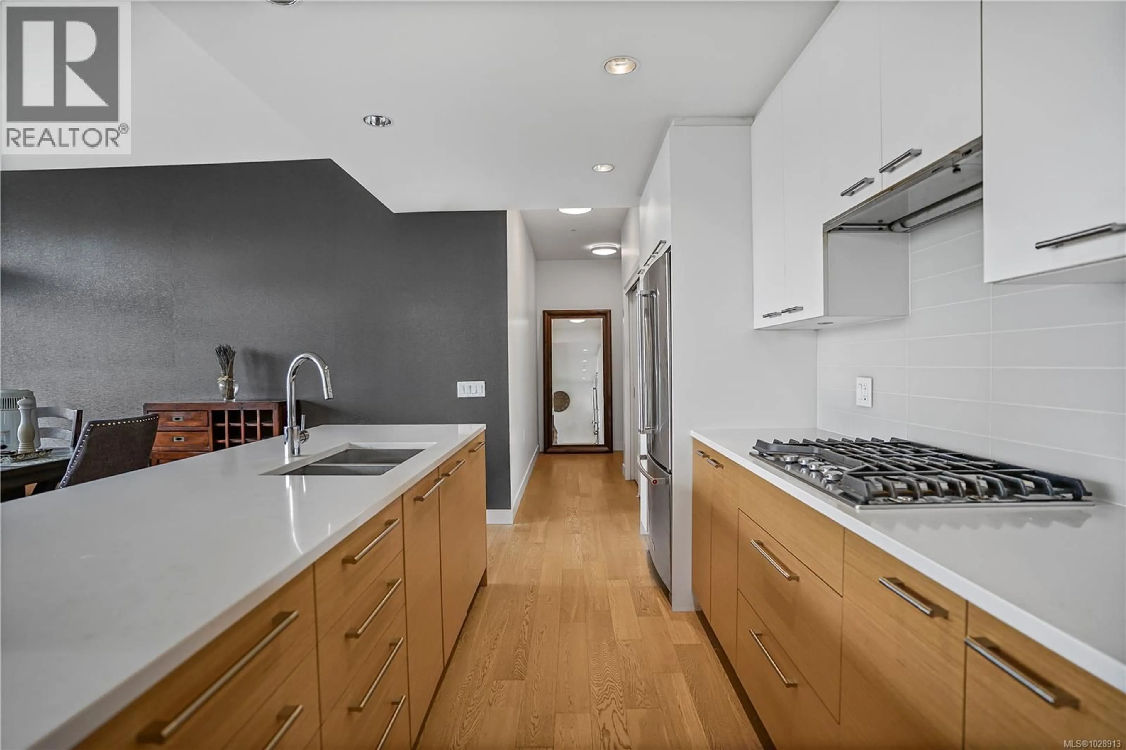 Unknown for 402 - 4011 RAINBOW HILL LANE, Saanich British Columbia V8X0B6