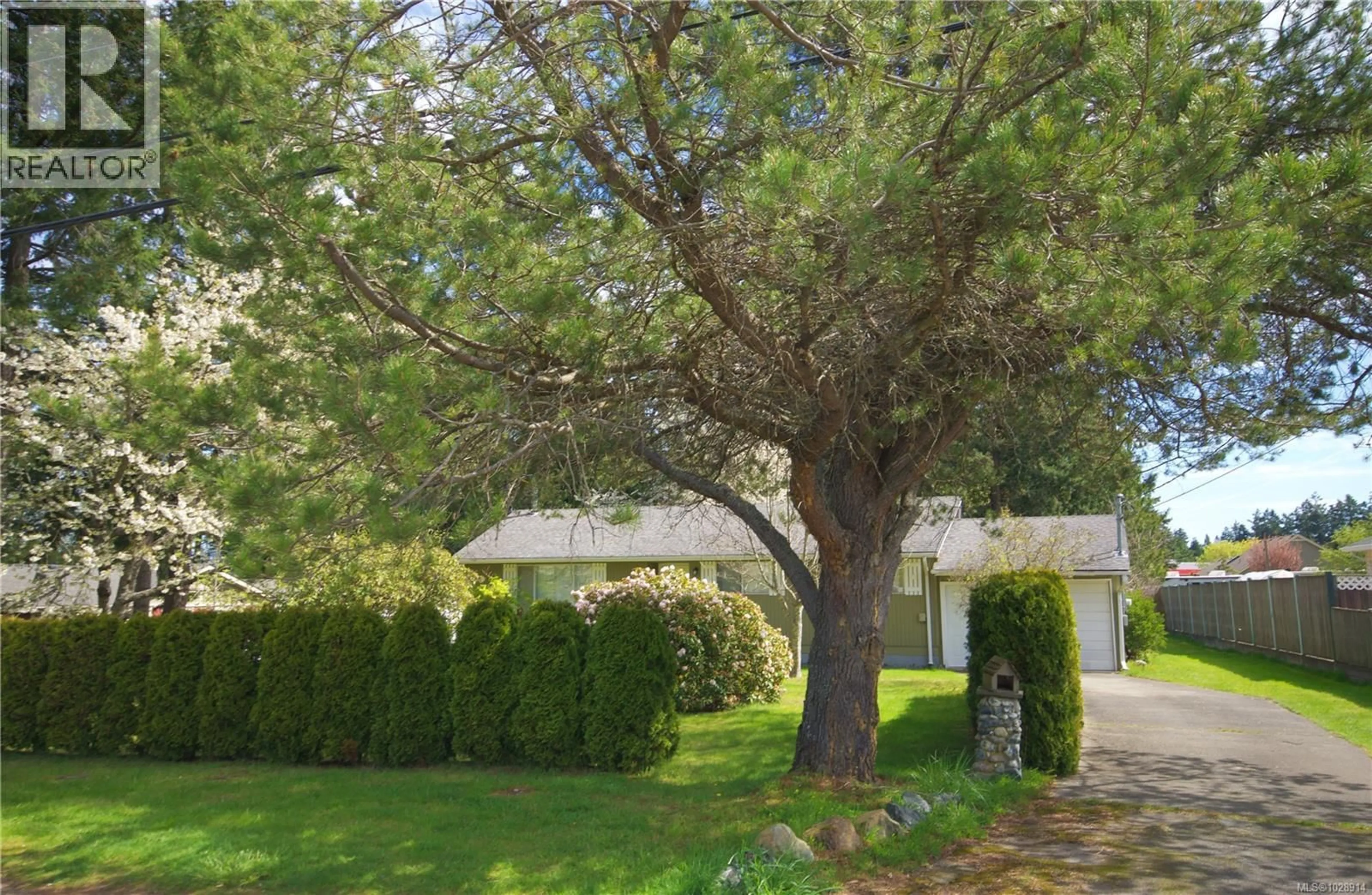 Patio, street for 603 JOHNSTONE ROAD, Parksville British Columbia V9P2A5