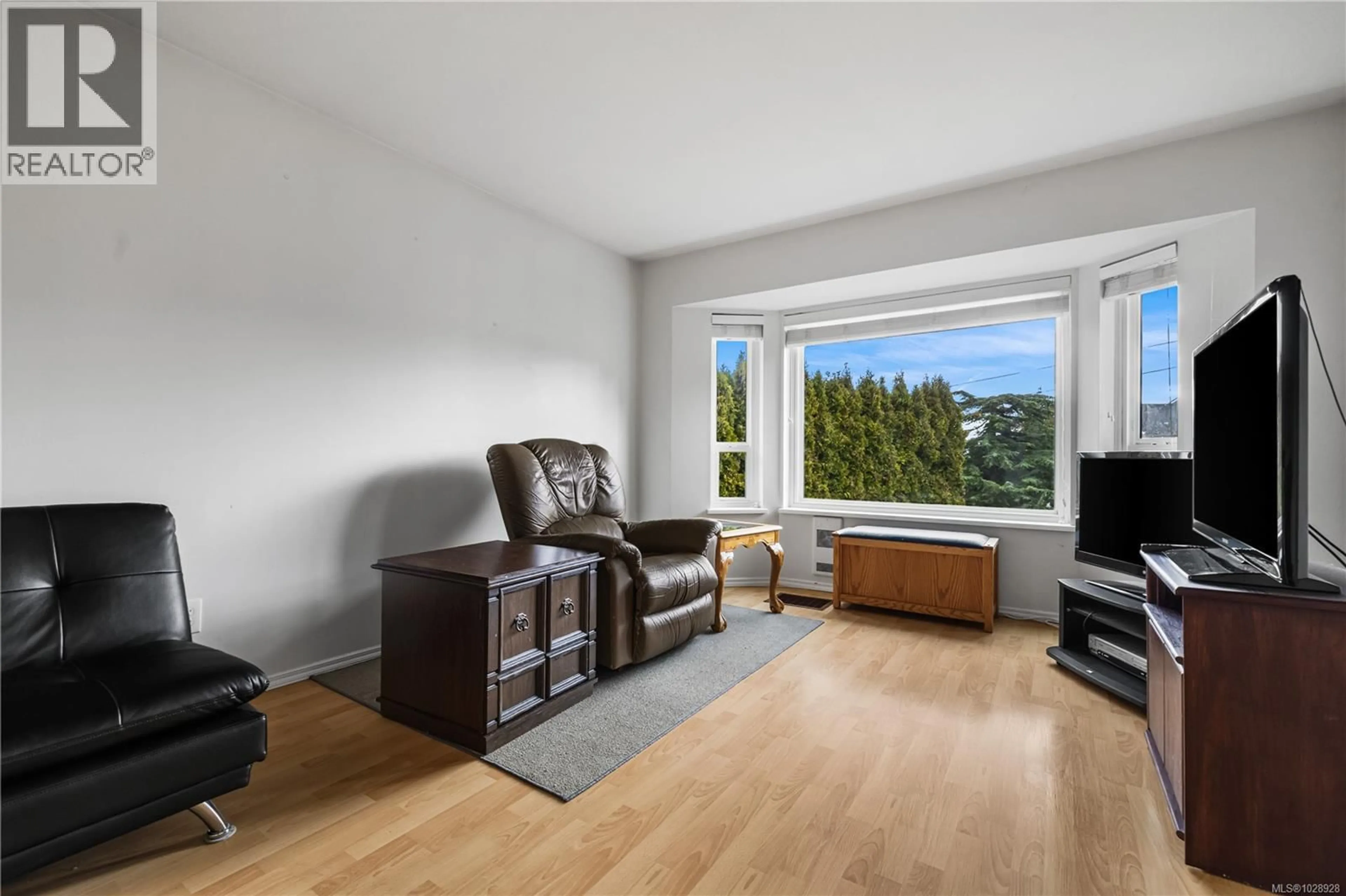 Living room with furniture, unknown for 1674 ASPEN WAY, Campbell River British Columbia V9W7B7