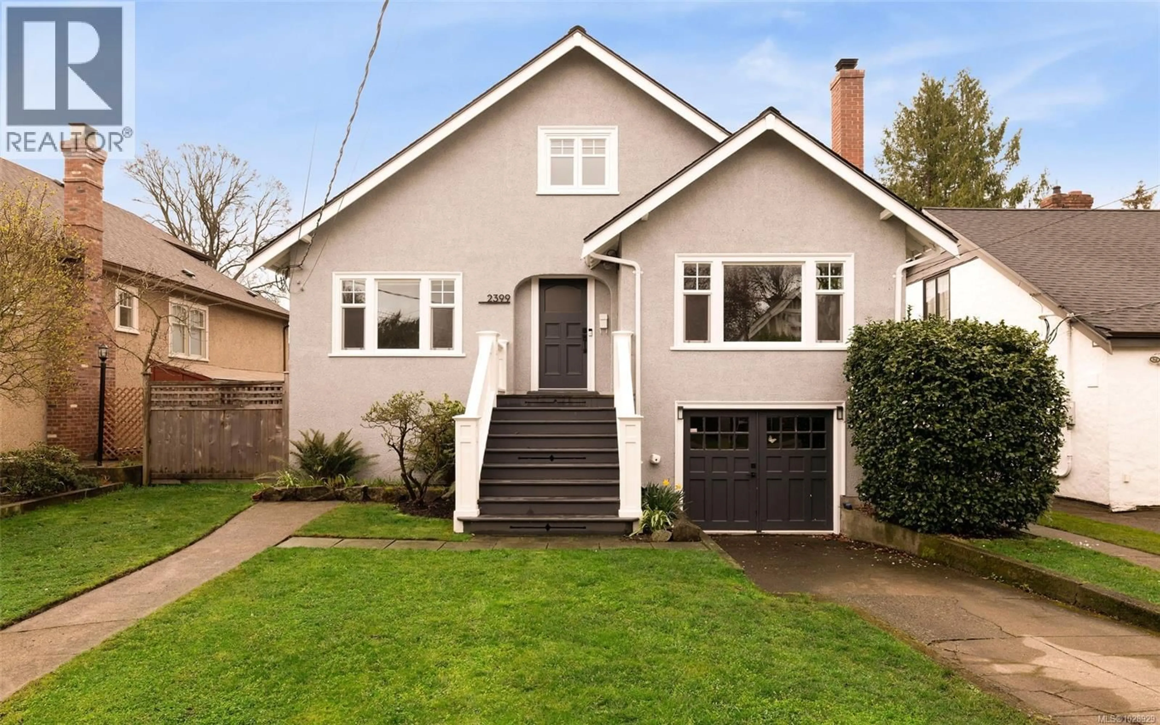 Home with vinyl exterior material, street for 2399 DALHOUSIE STREET, Oak Bay British Columbia V8R2H5